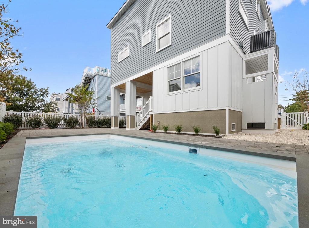 20 W JOSHUA AVENUE
