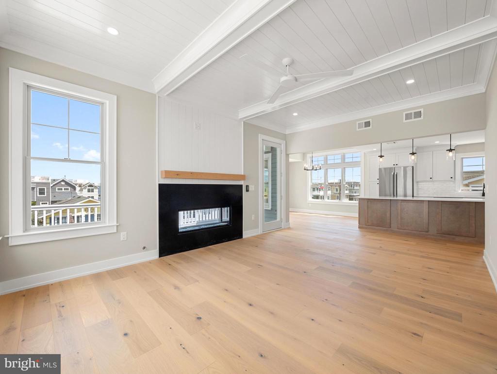 20 W JOSHUA AVENUE