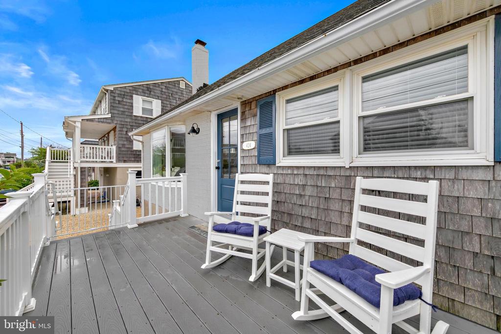 424 IROQUOIS AVENUE
