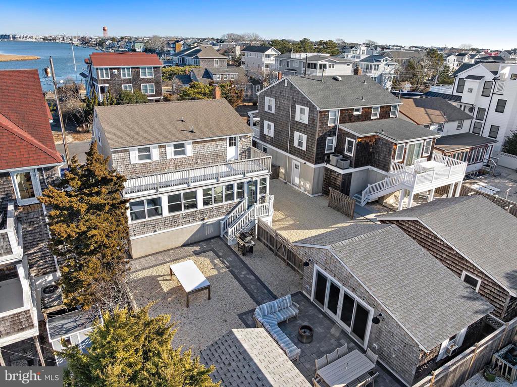 424 IROQUOIS AVENUE