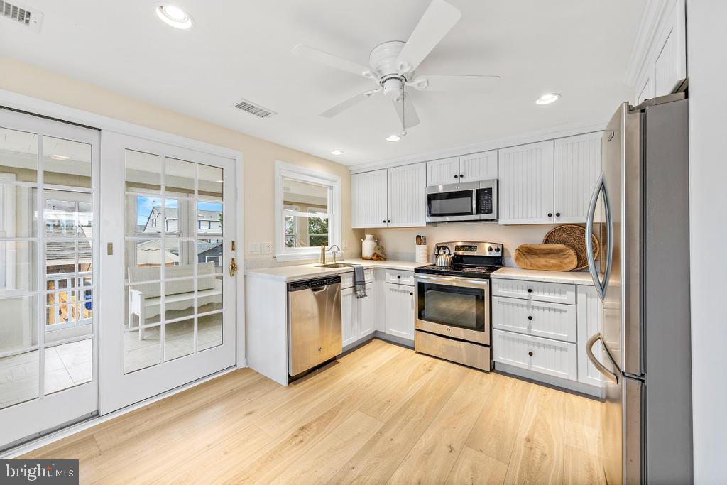 424 IROQUOIS AVENUE