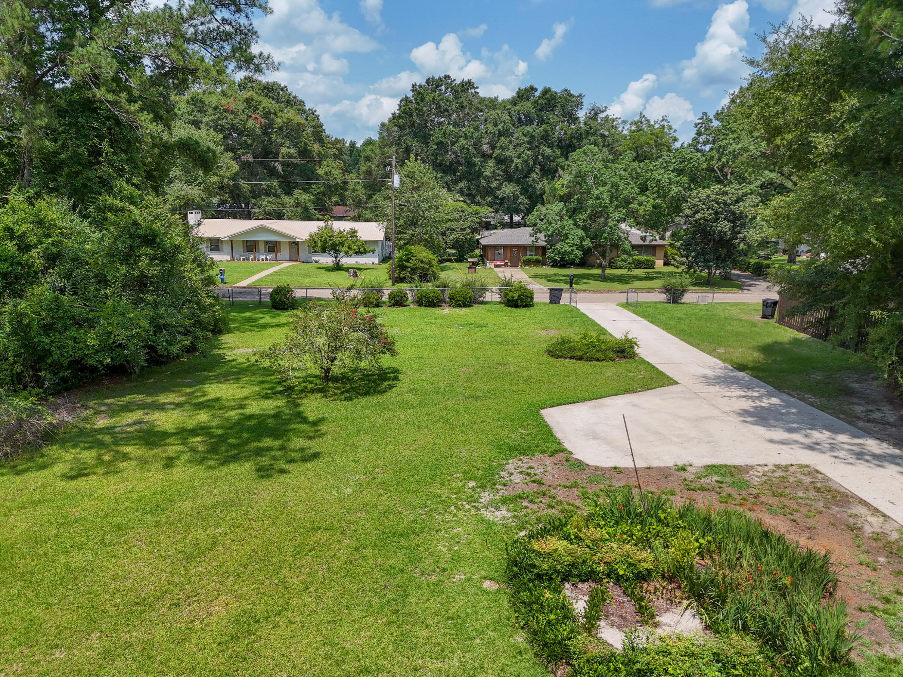 1009 Dogwood Drive
