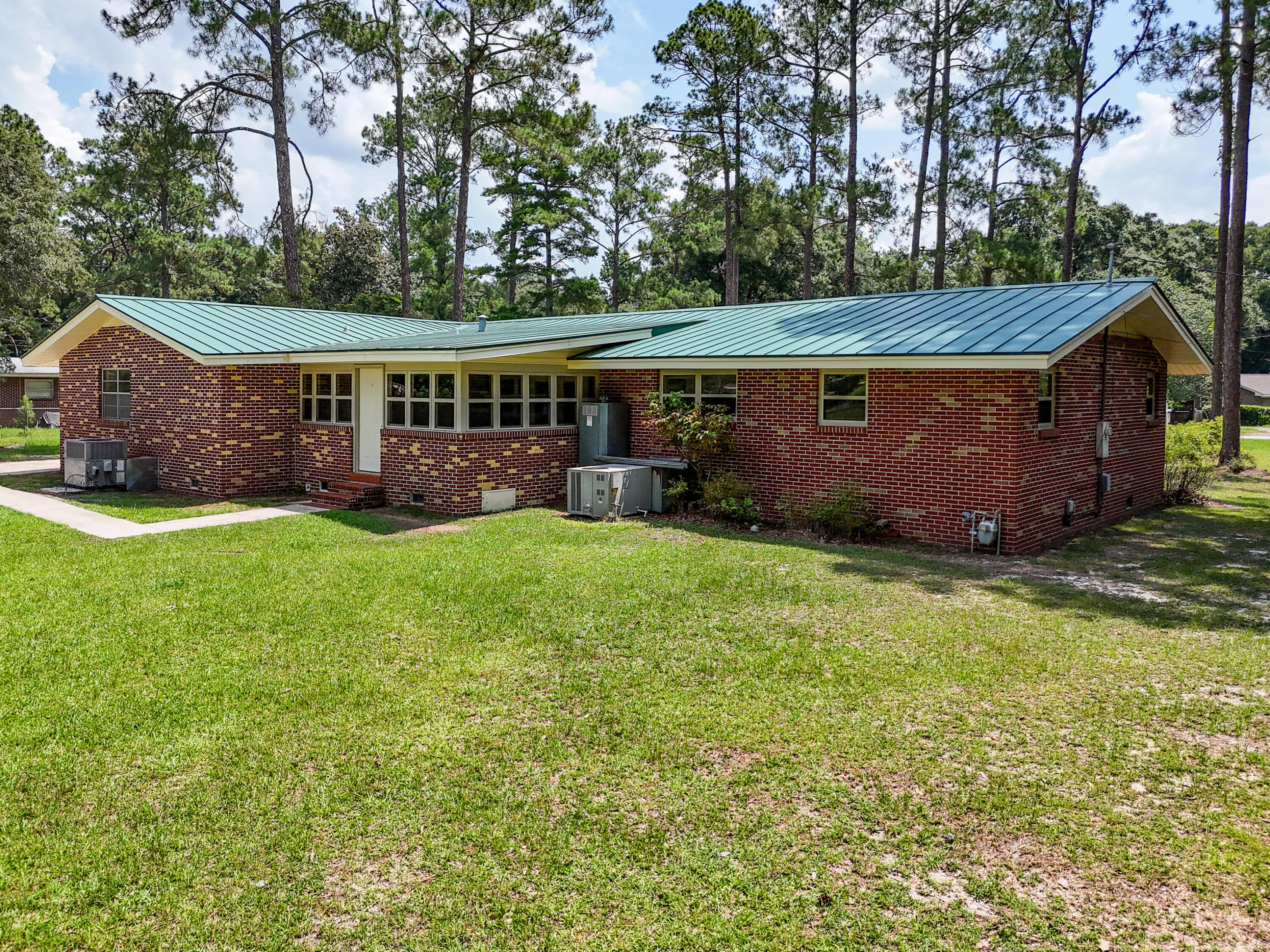 1009 Dogwood Drive