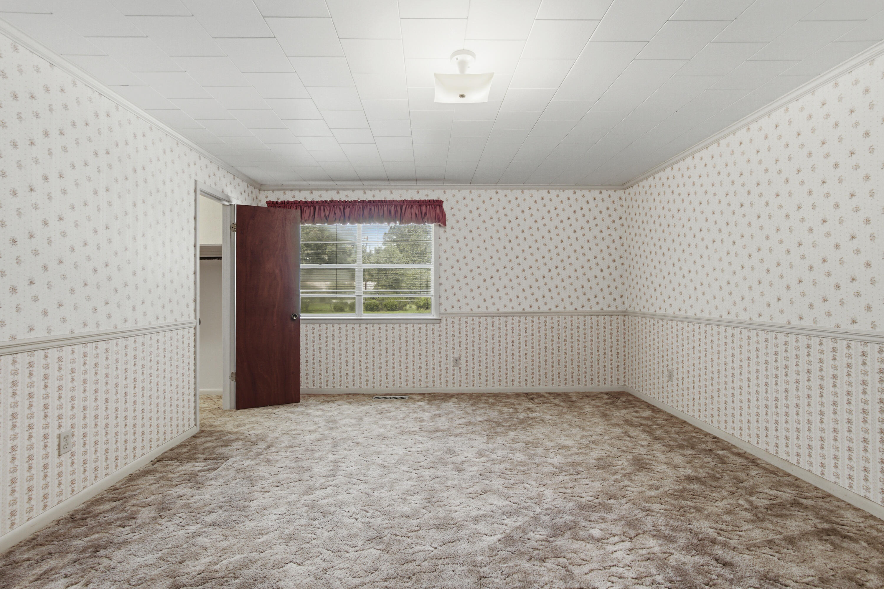 1009 Dogwood Drive