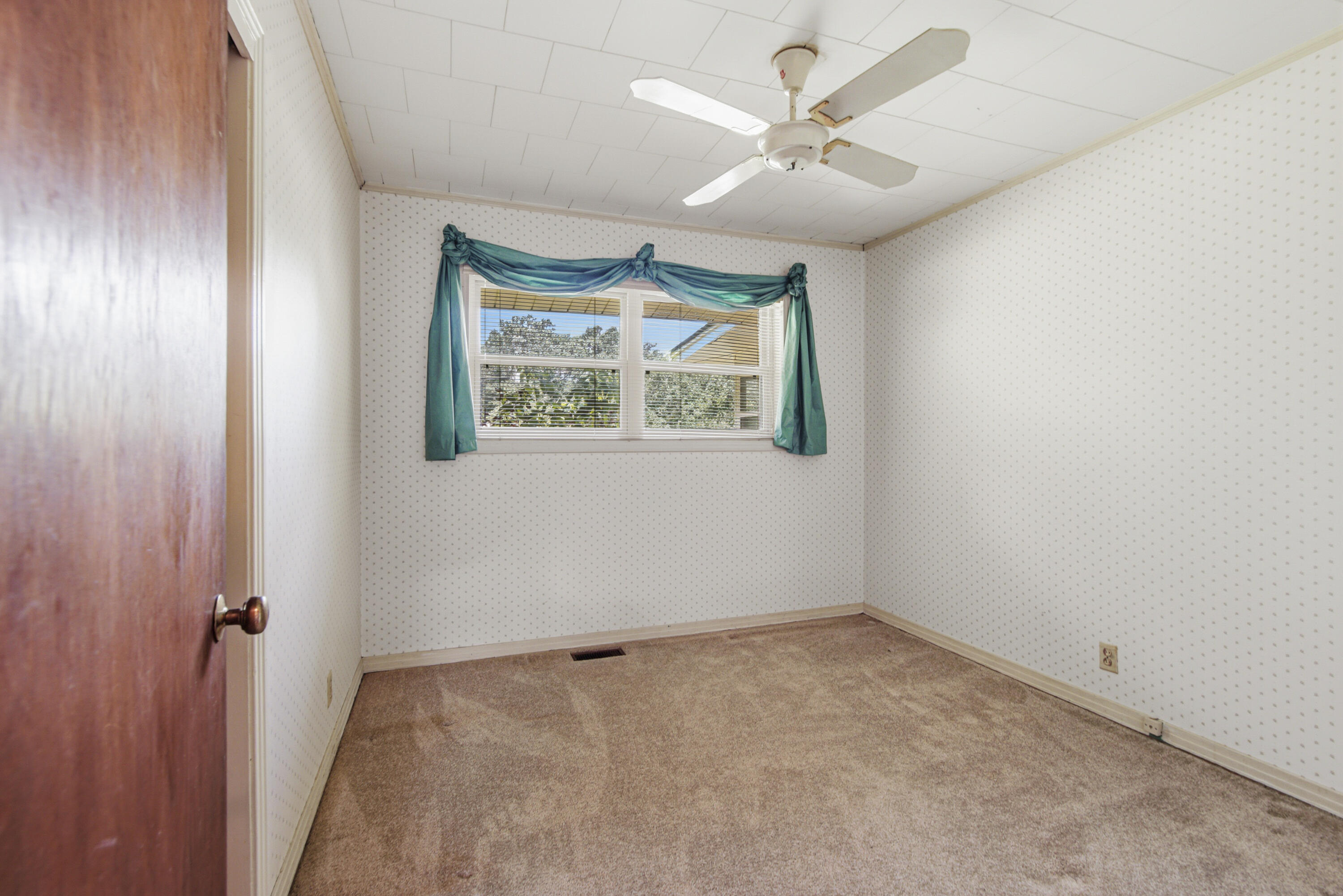 1009 Dogwood Drive