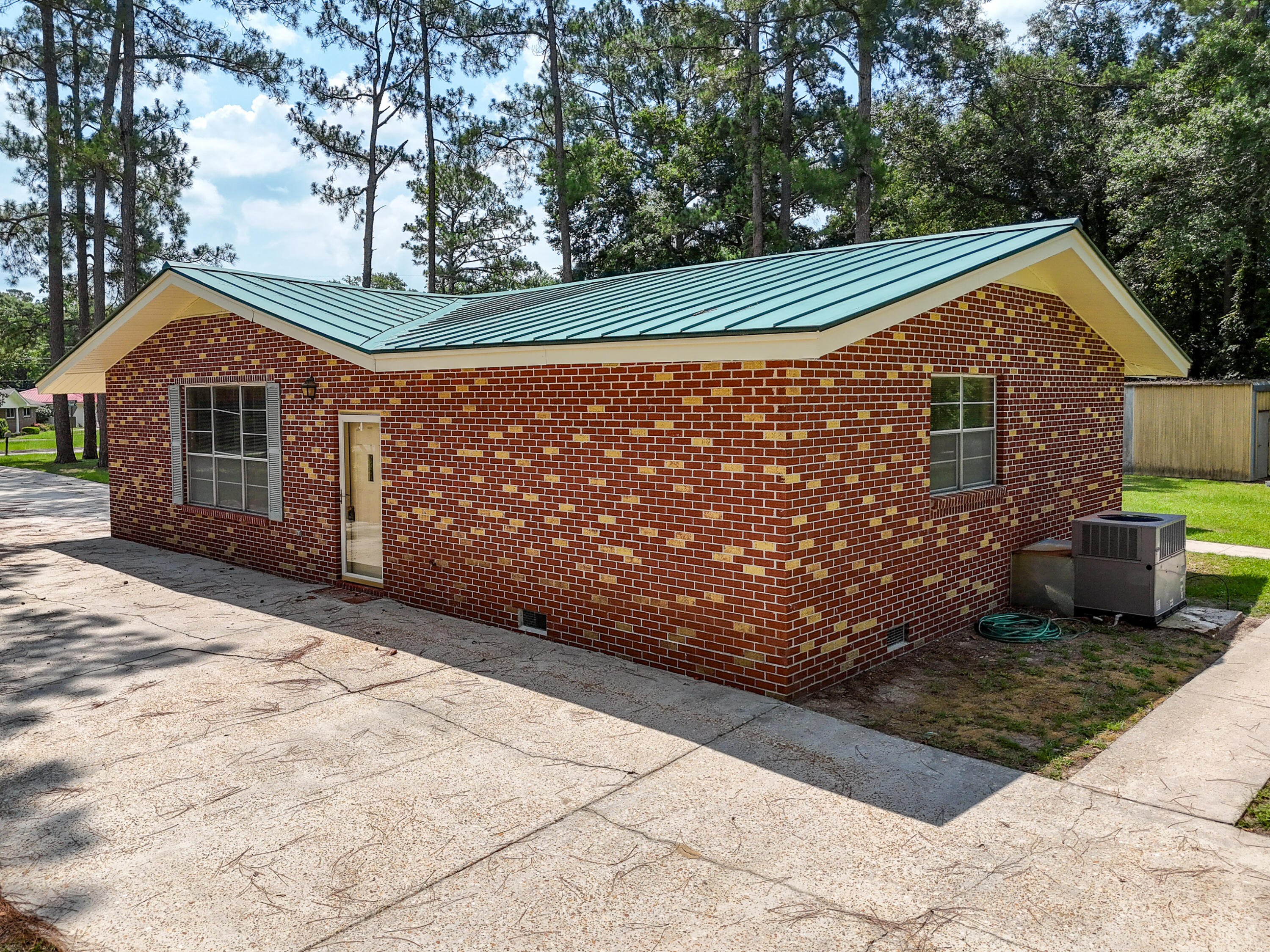 1009 Dogwood Drive