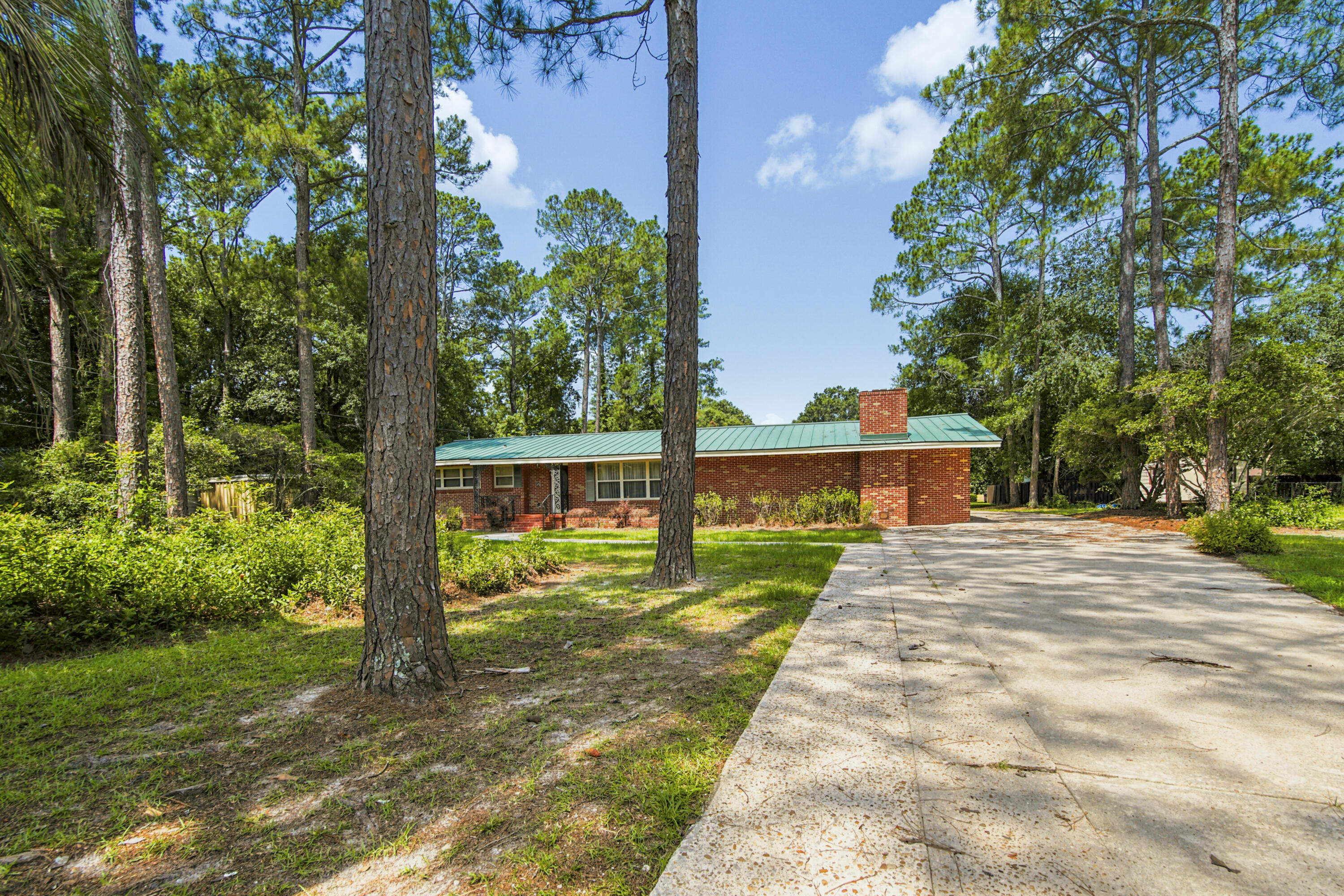 1009 Dogwood Drive