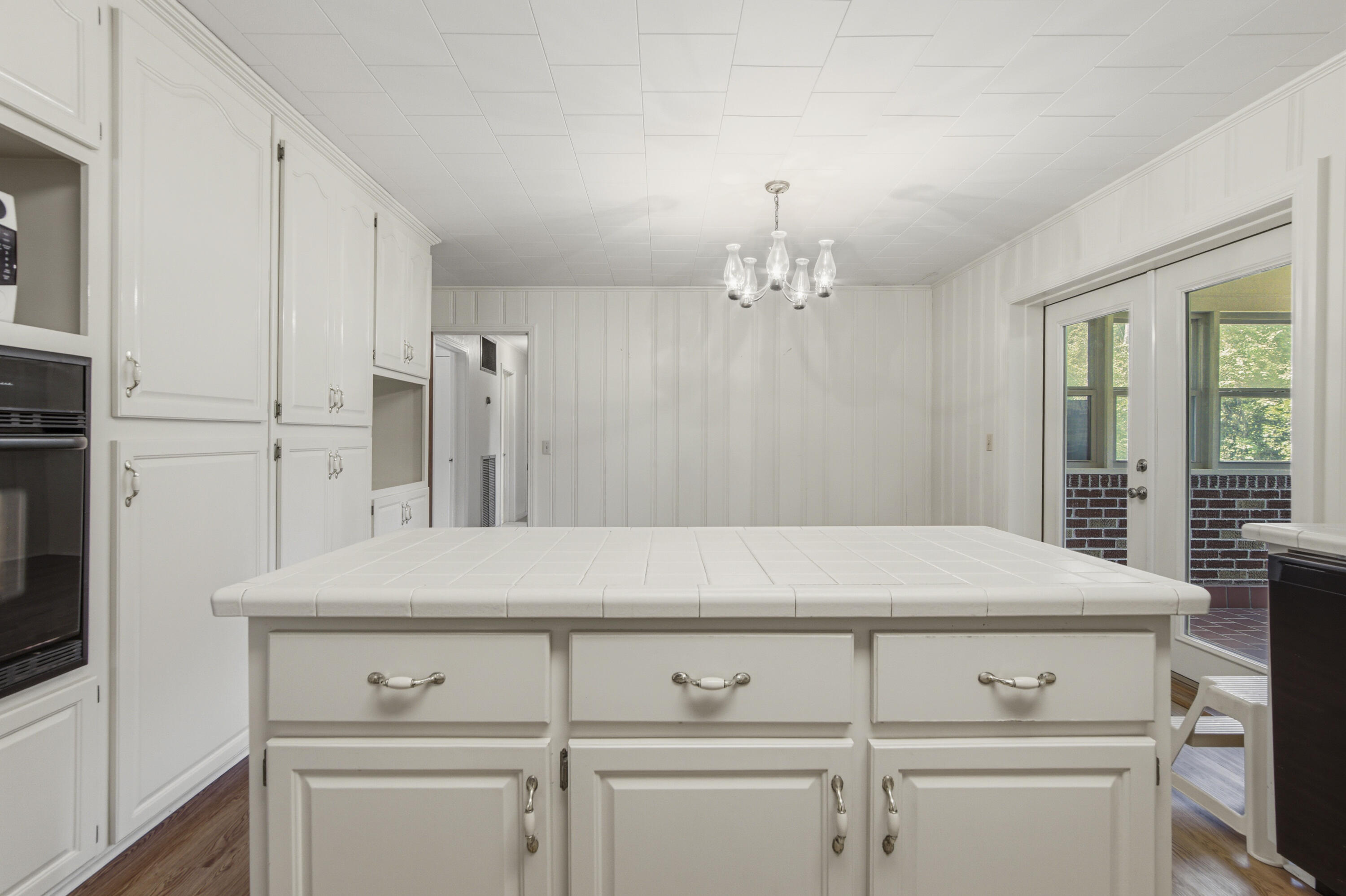 1009 Dogwood Drive