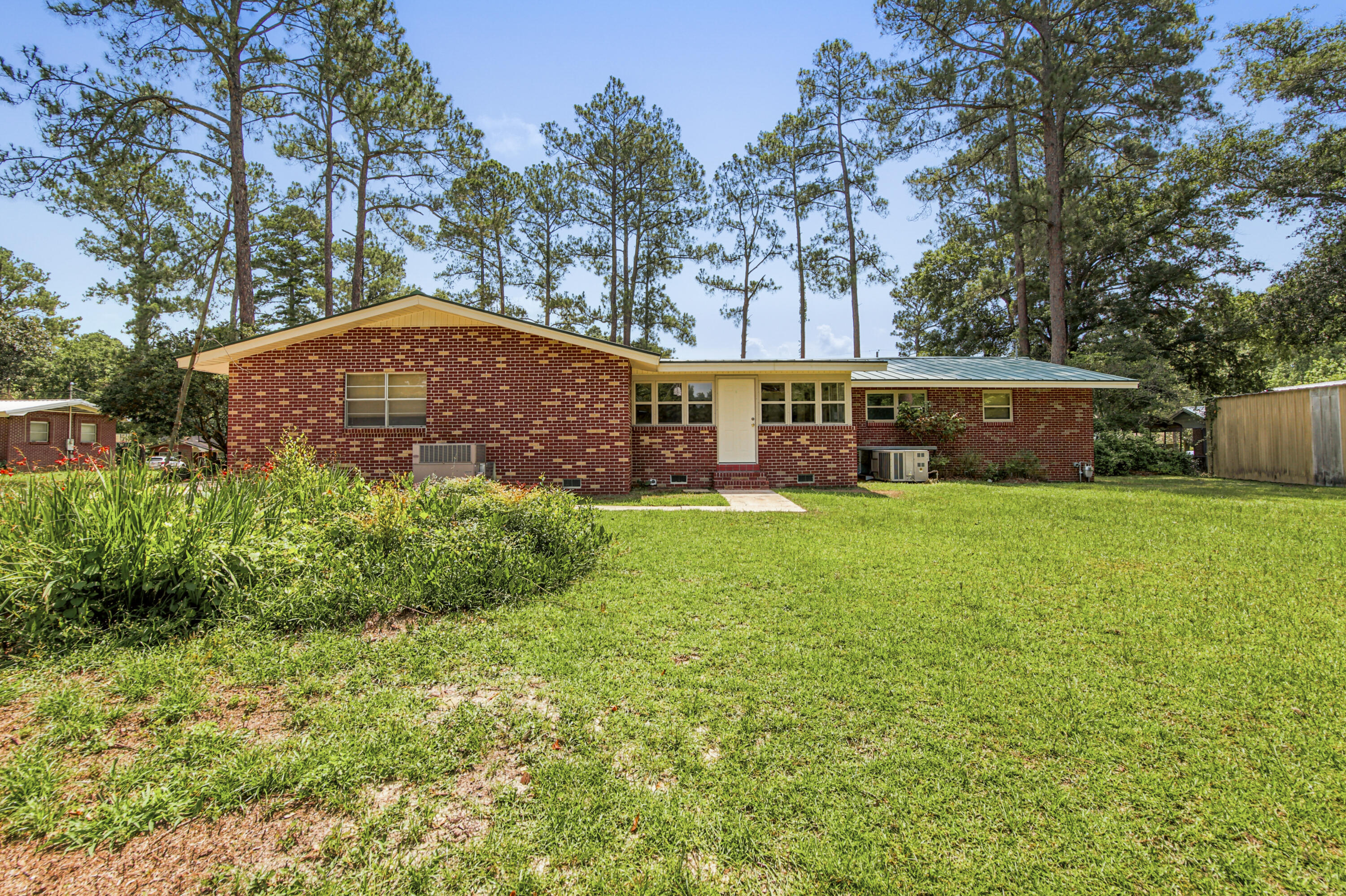 1009 Dogwood Drive