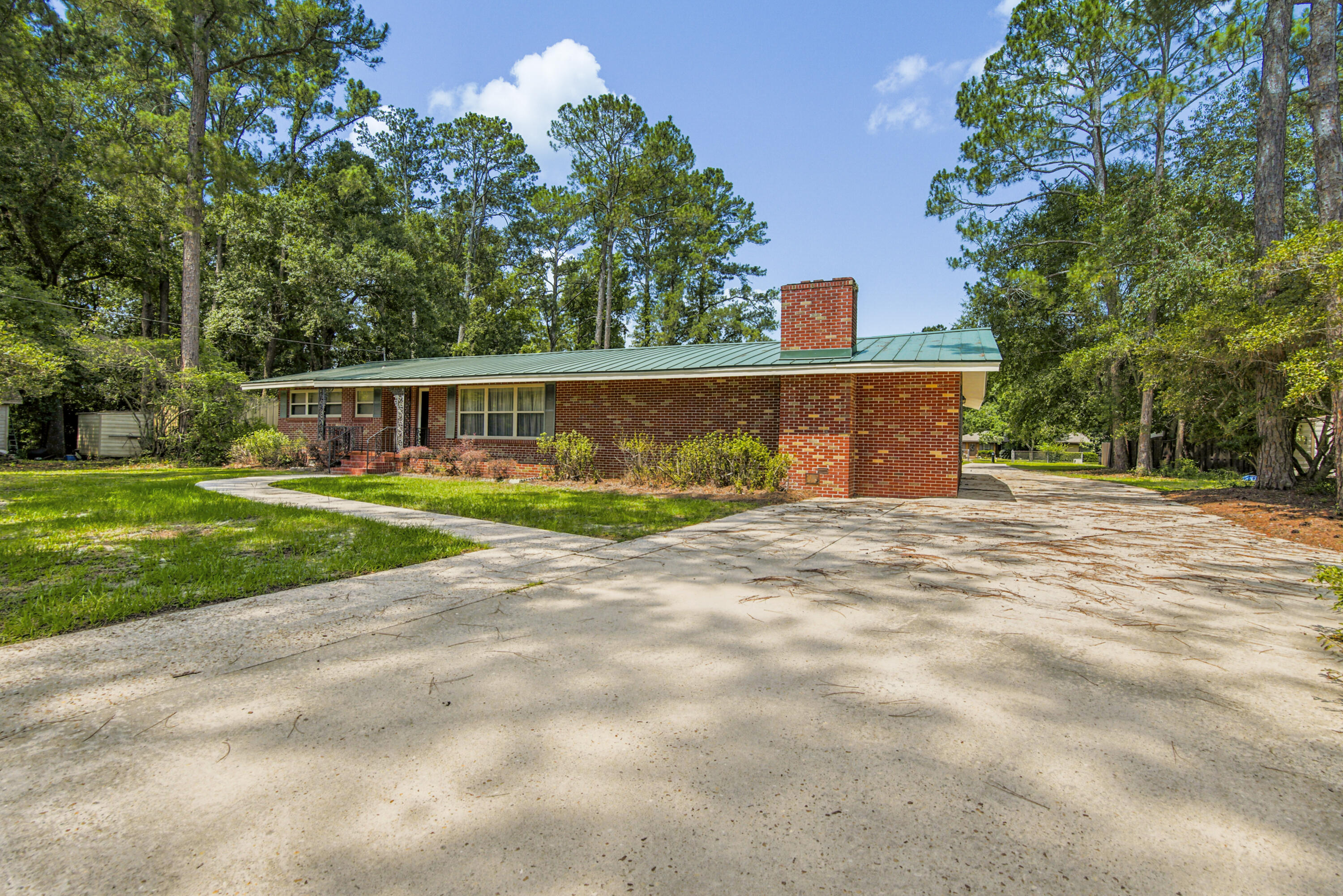 1009 Dogwood Drive