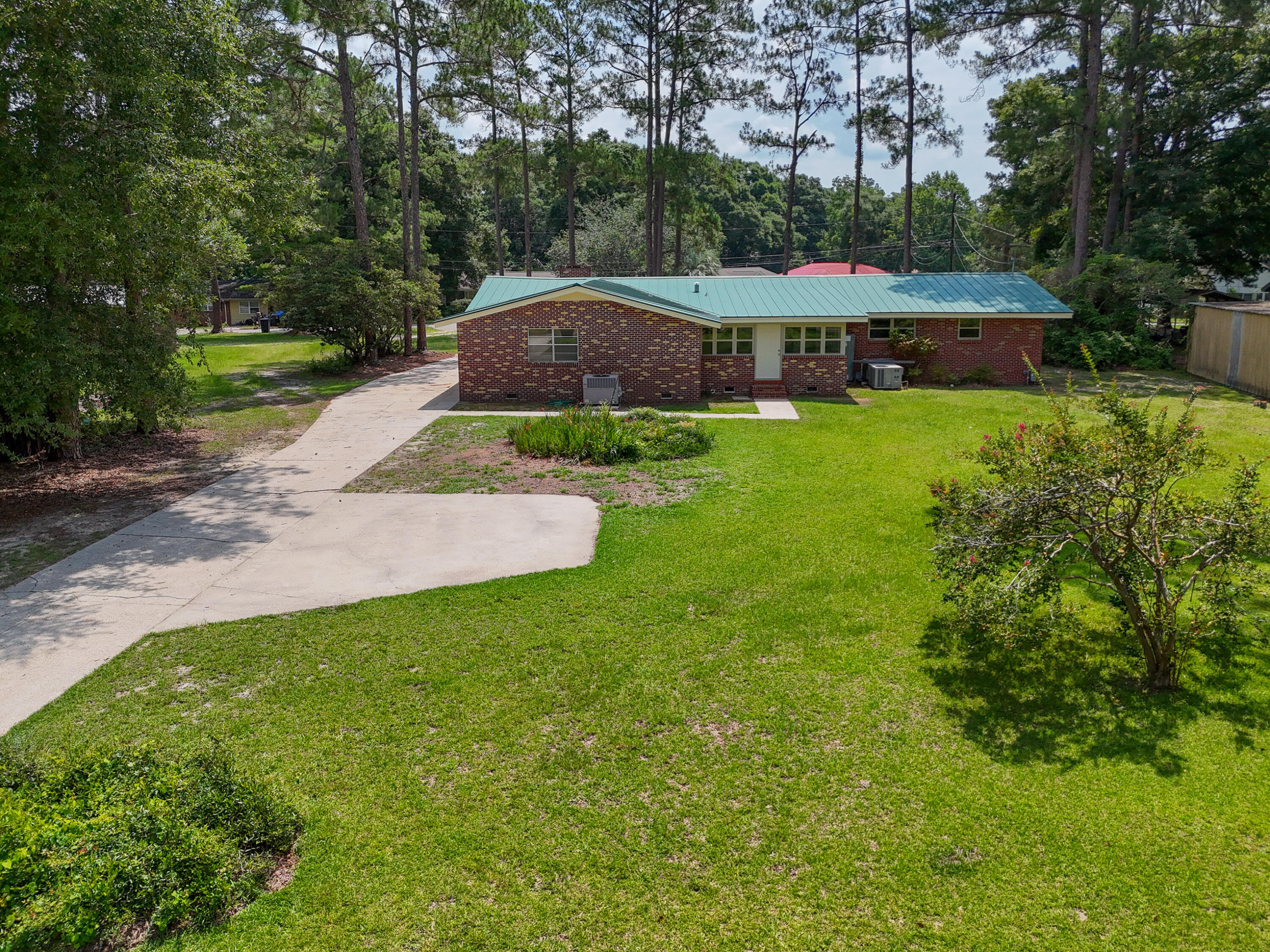 1009 Dogwood Drive