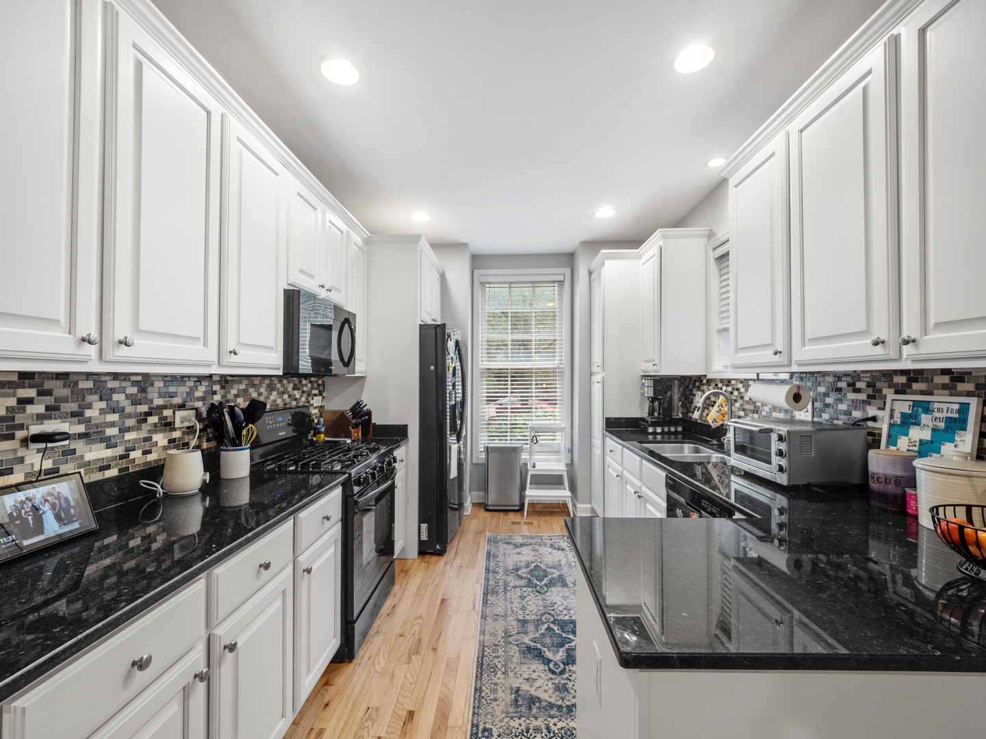 1413 N Bosworth Avenue Unit: 1