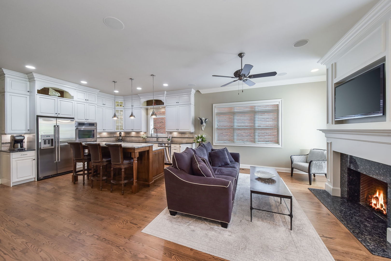 408 W Seminary Avenue