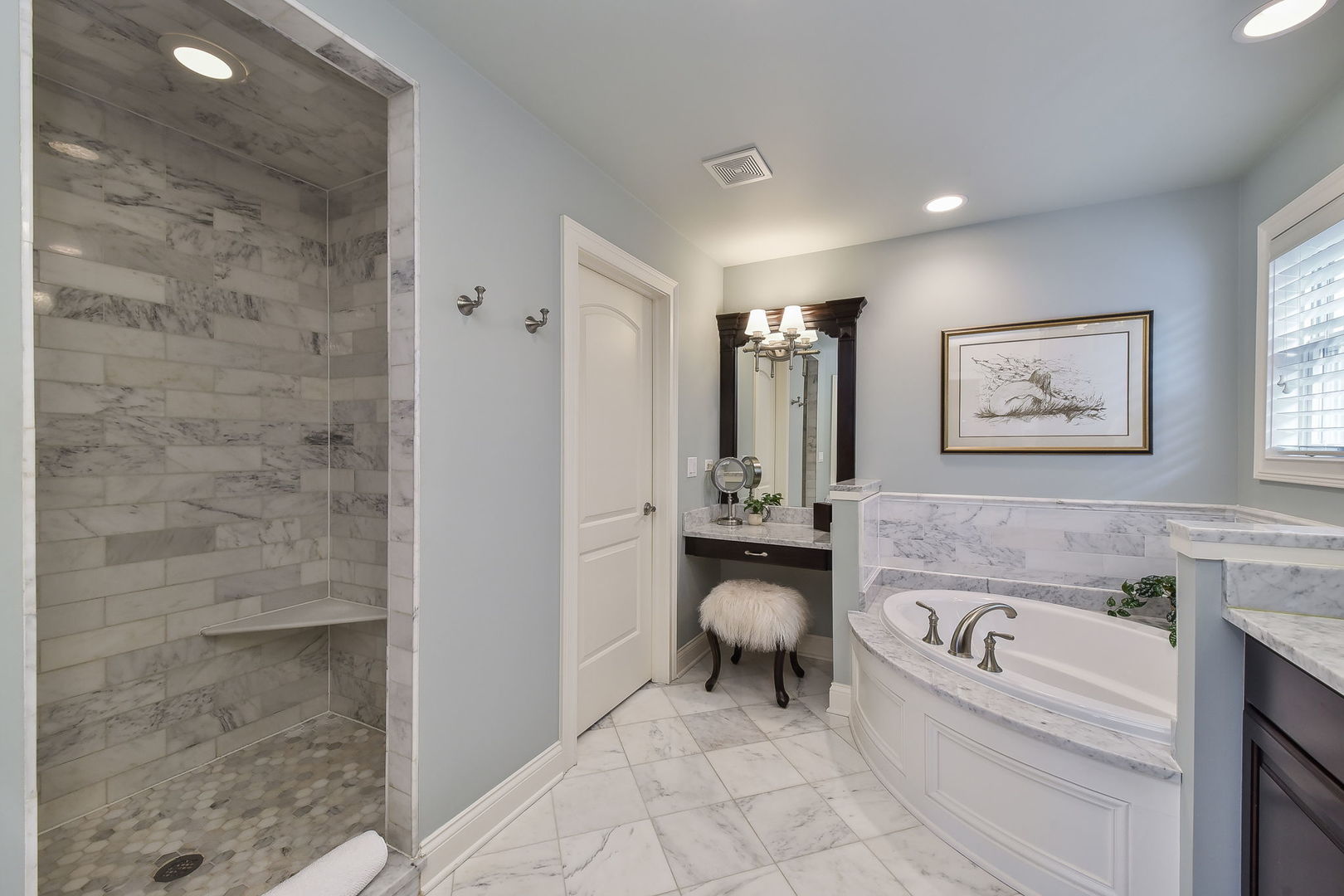 408 W Seminary Avenue