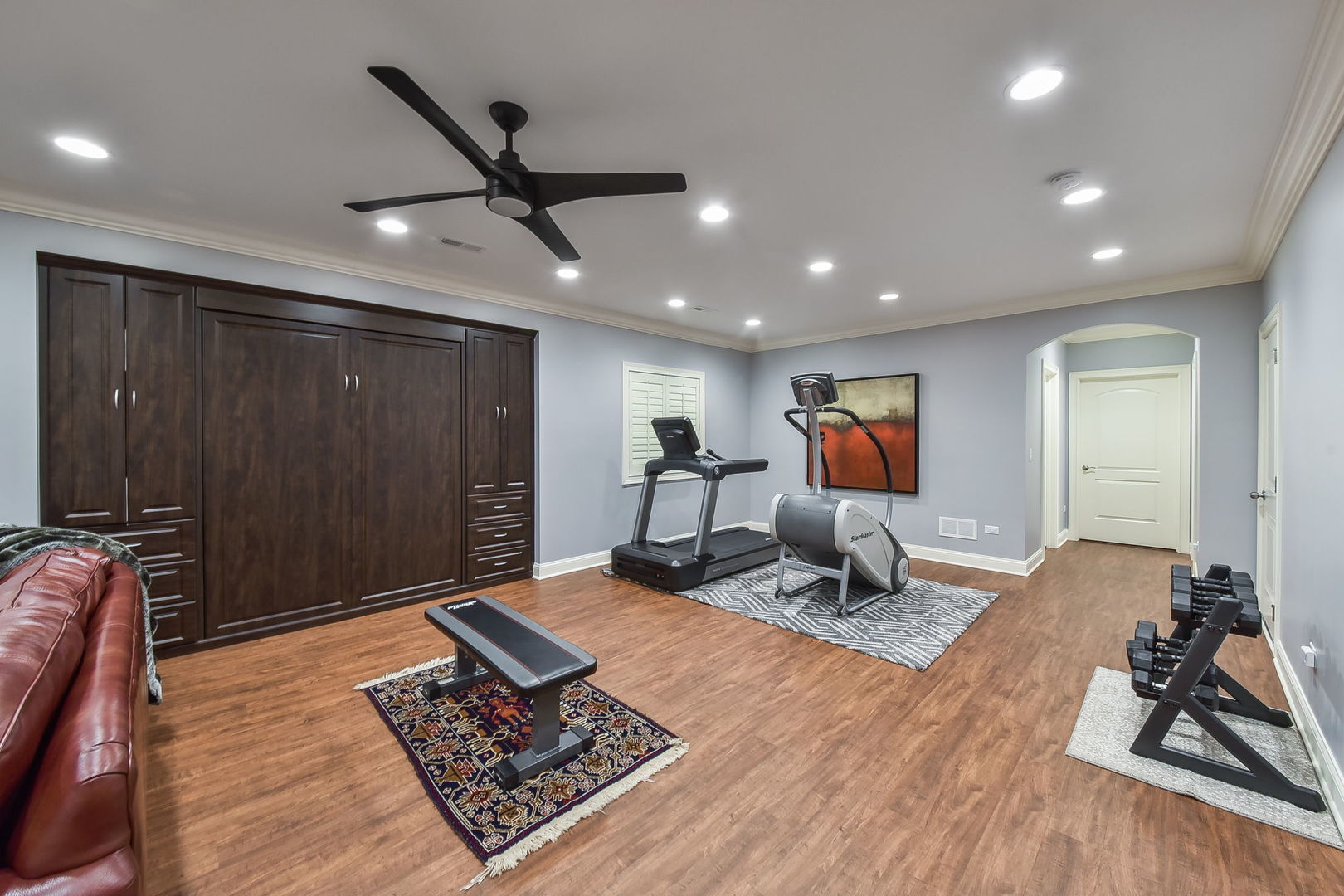 408 W Seminary Avenue