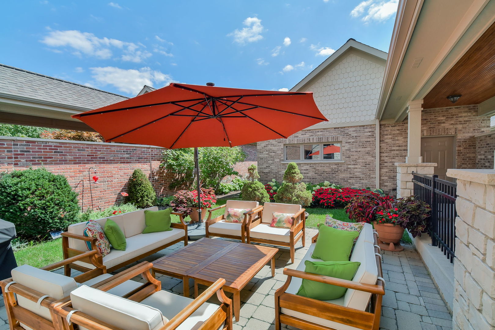 408 W Seminary Avenue