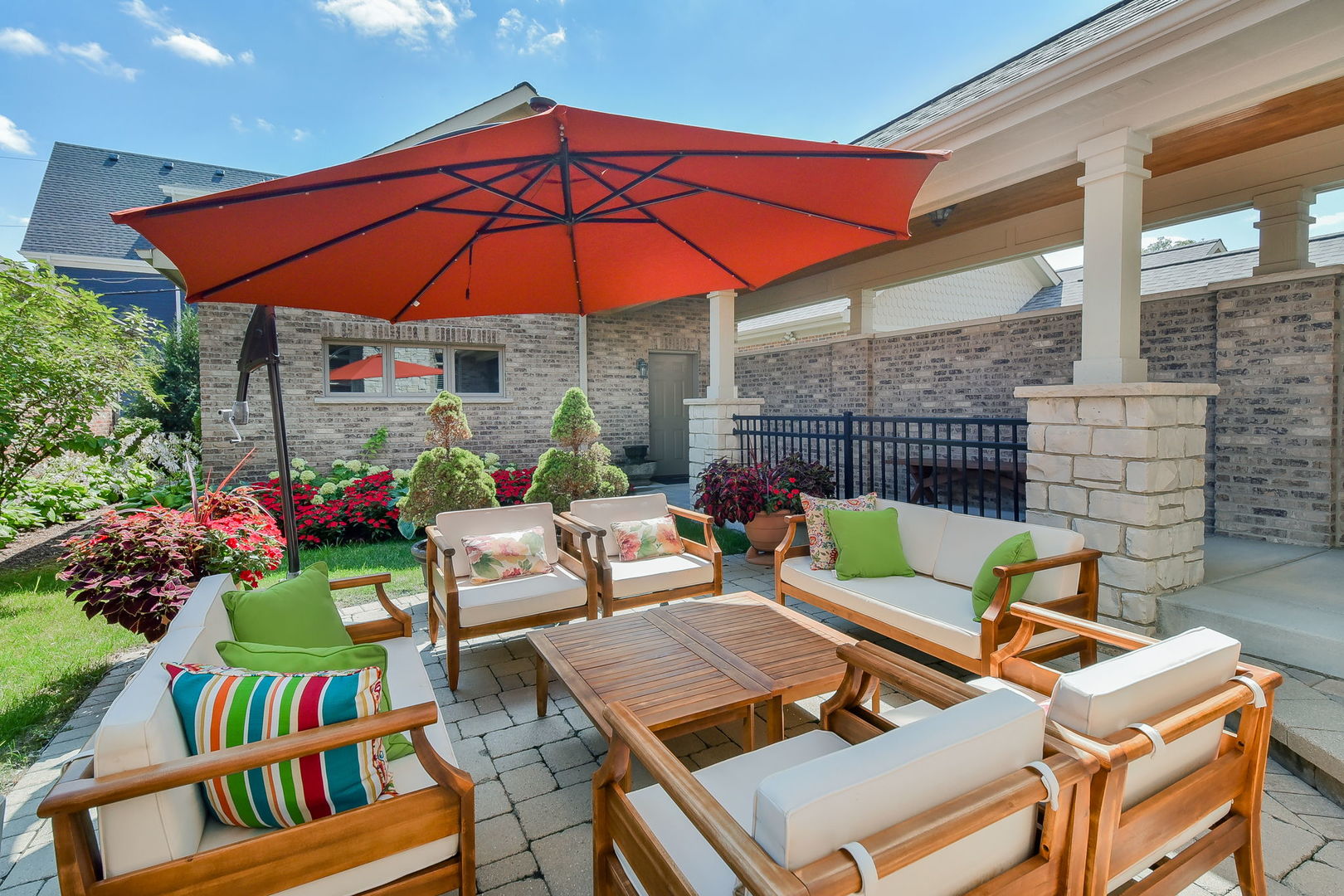 408 W Seminary Avenue