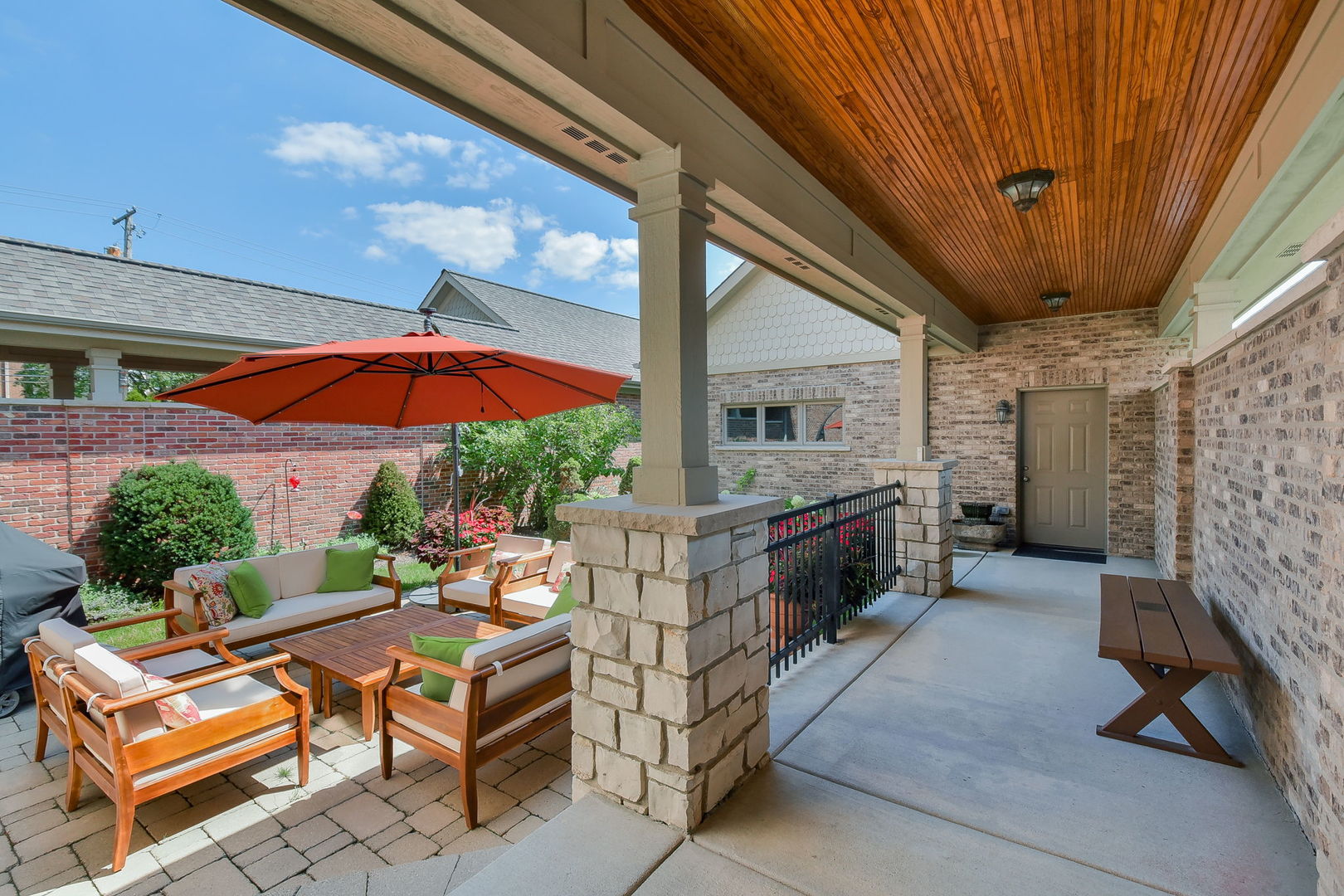 408 W Seminary Avenue