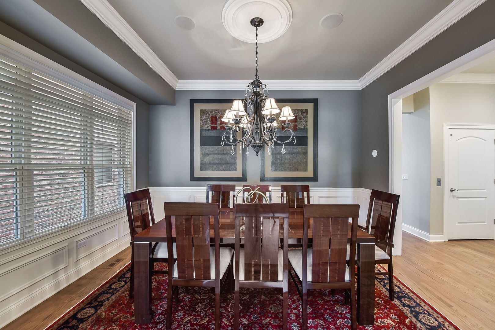 408 W Seminary Avenue