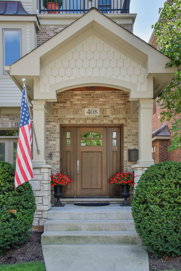 408 W Seminary Avenue