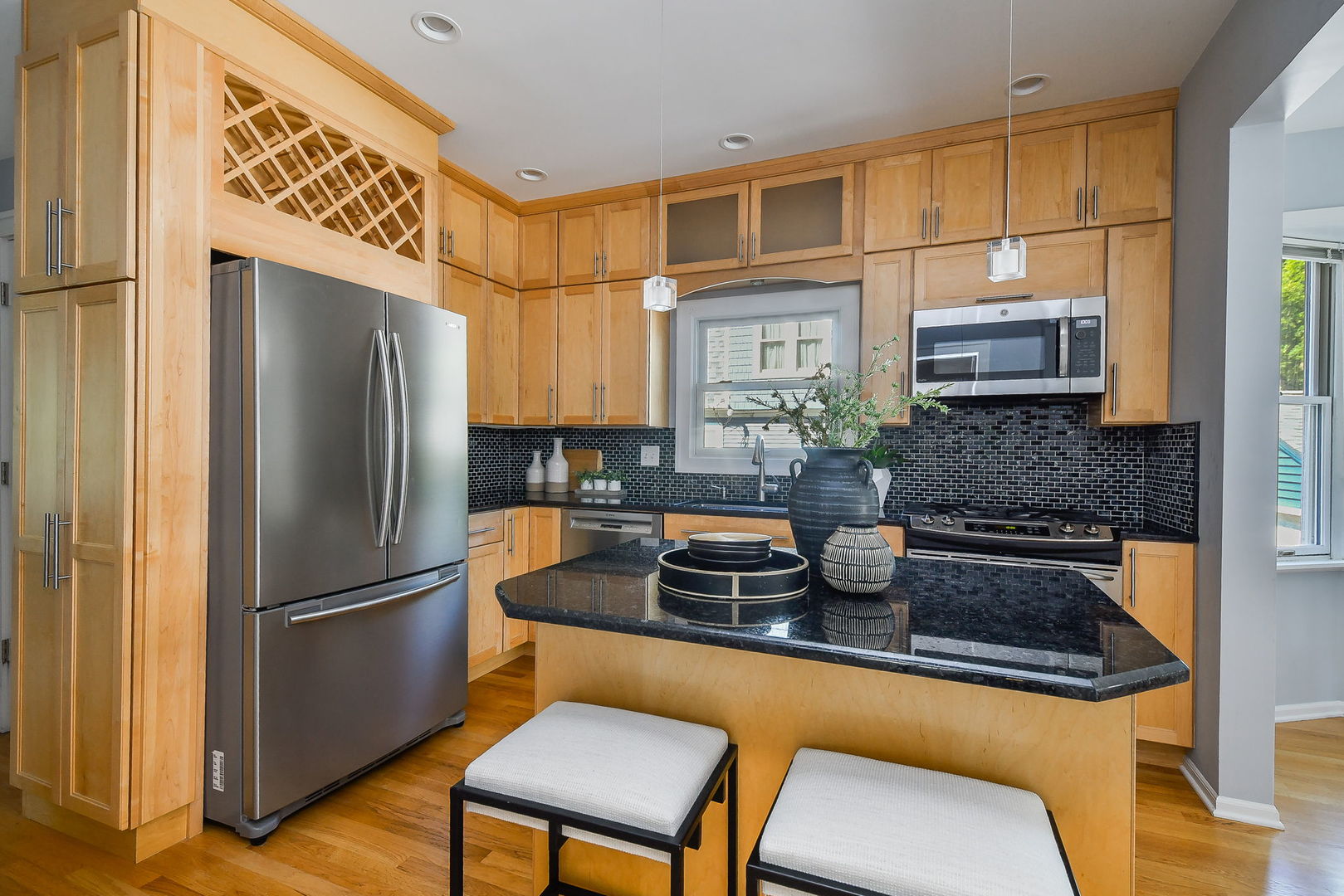 315 W Oak Avenue