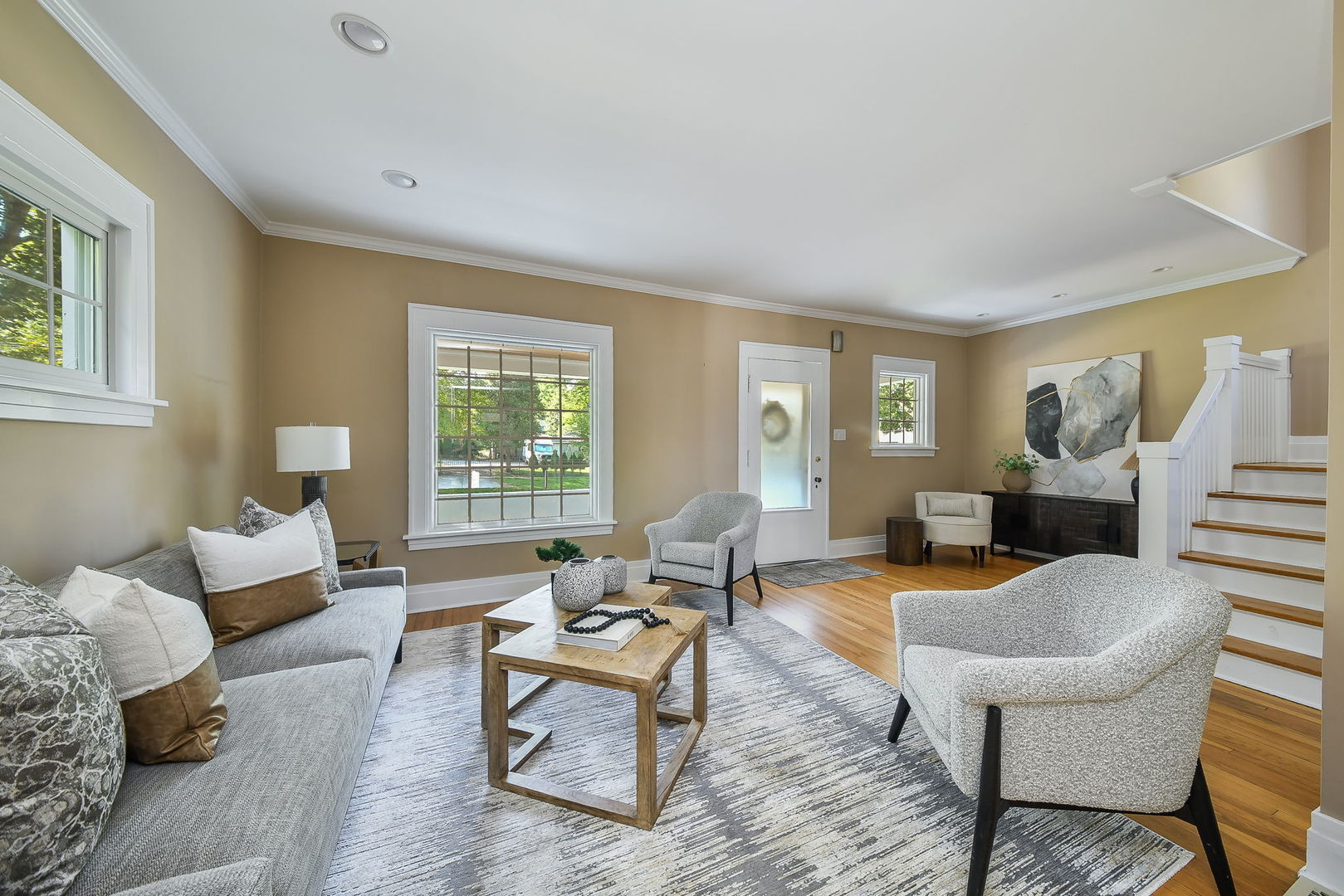 315 W Oak Avenue