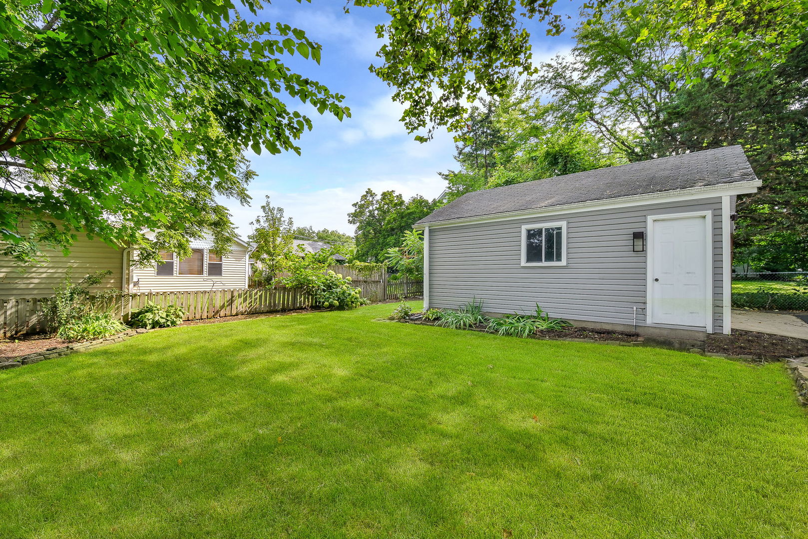 315 W Oak Avenue