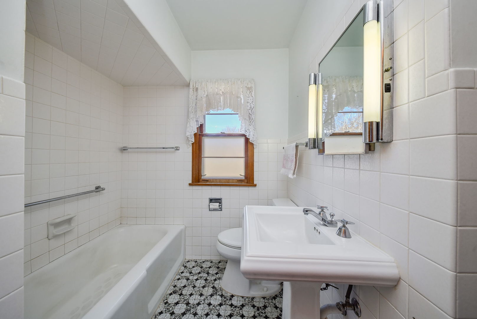 1322 Lakeview Street