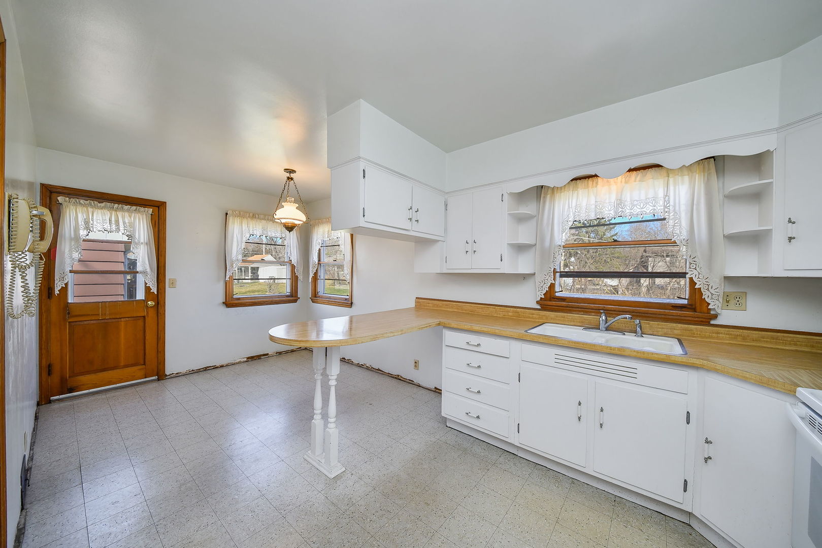 1322 Lakeview Street