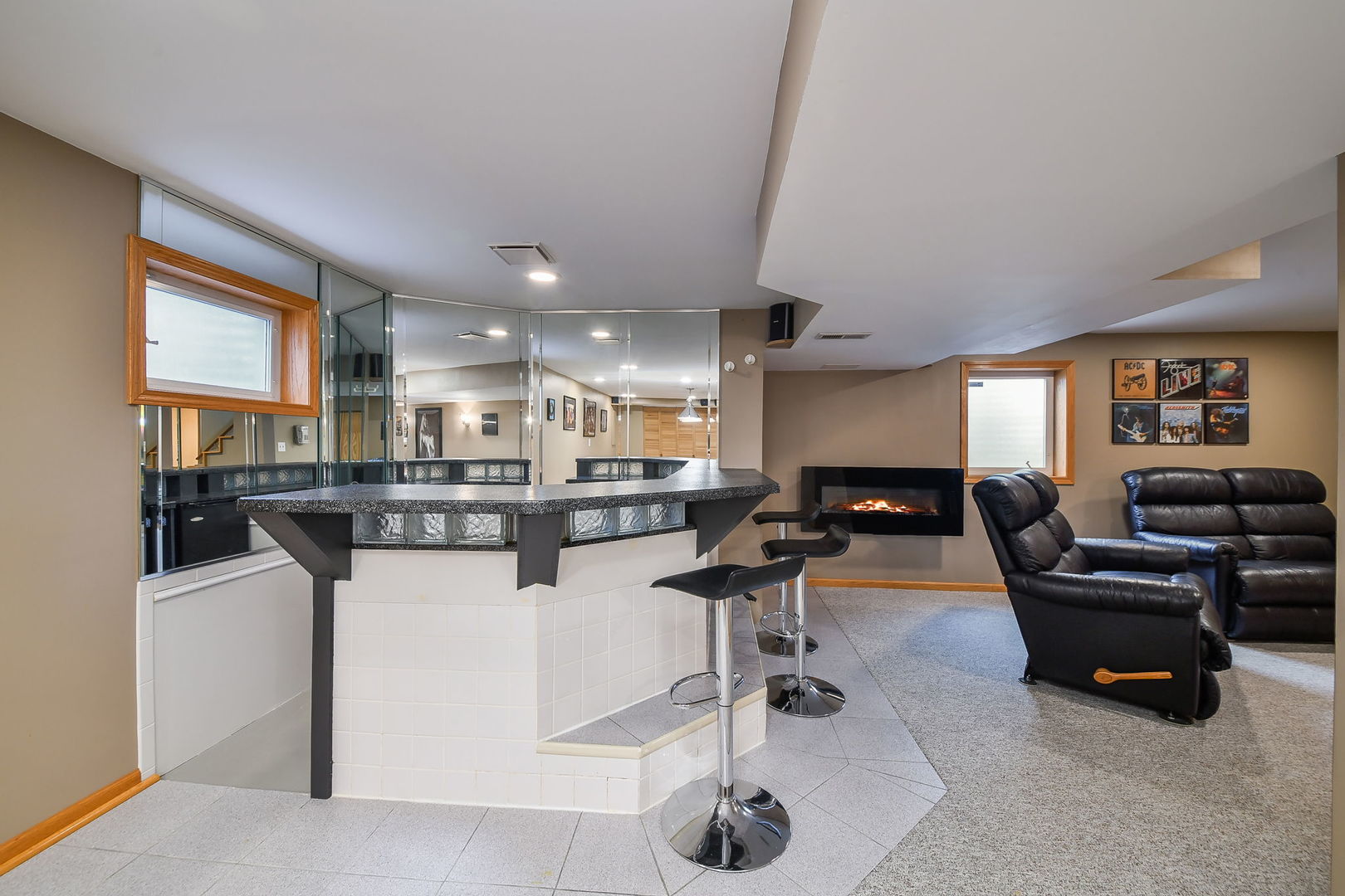 959 Hill Crest Drive