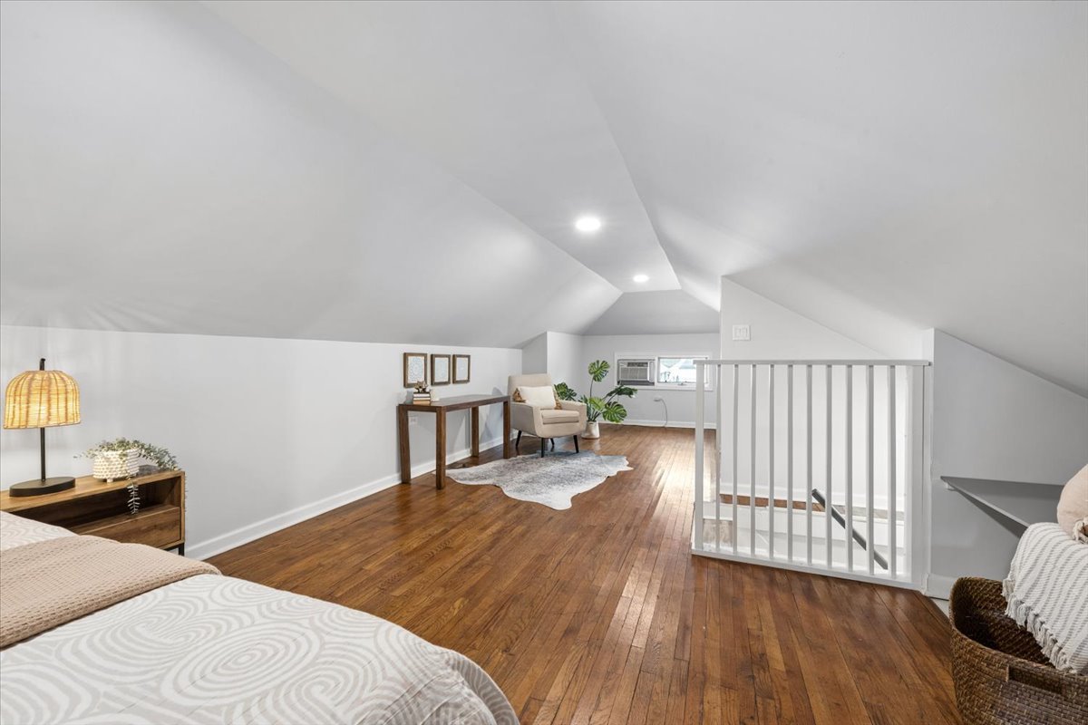 5107 N Lowell Avenue
