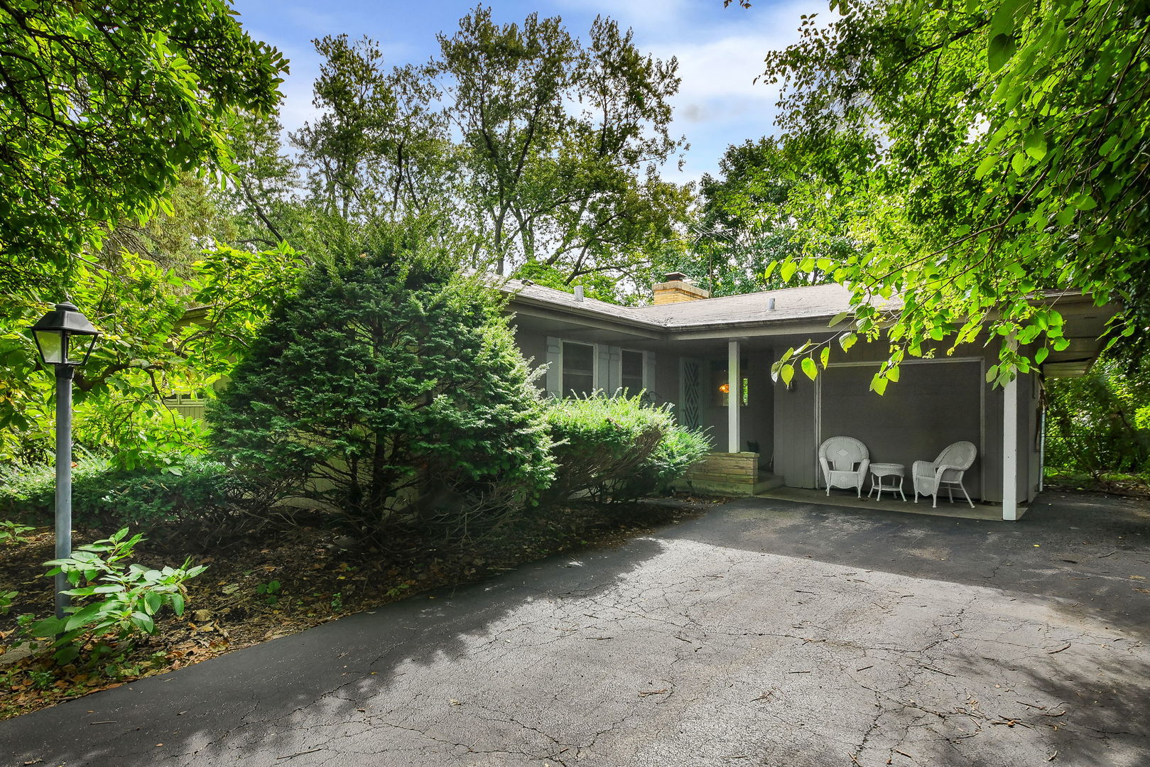 324 W Elm Street