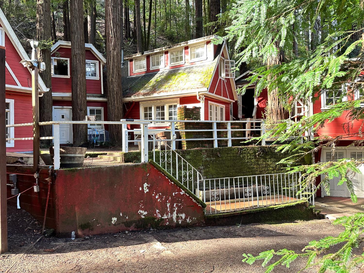 805 Cazadero Highway
