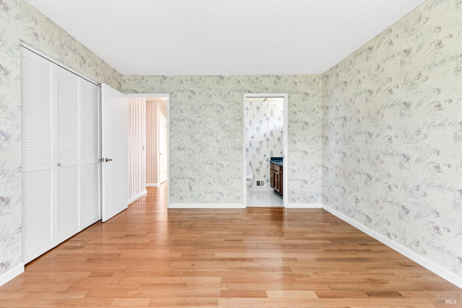 8817 Hood Mountain Circle