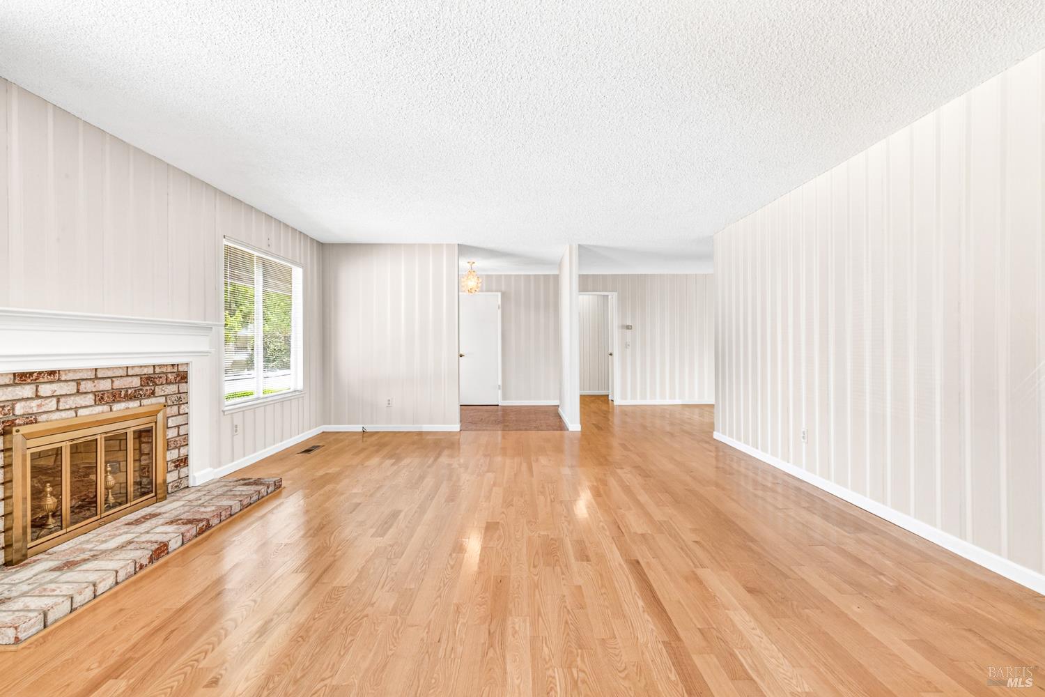 8817 Hood Mountain Circle