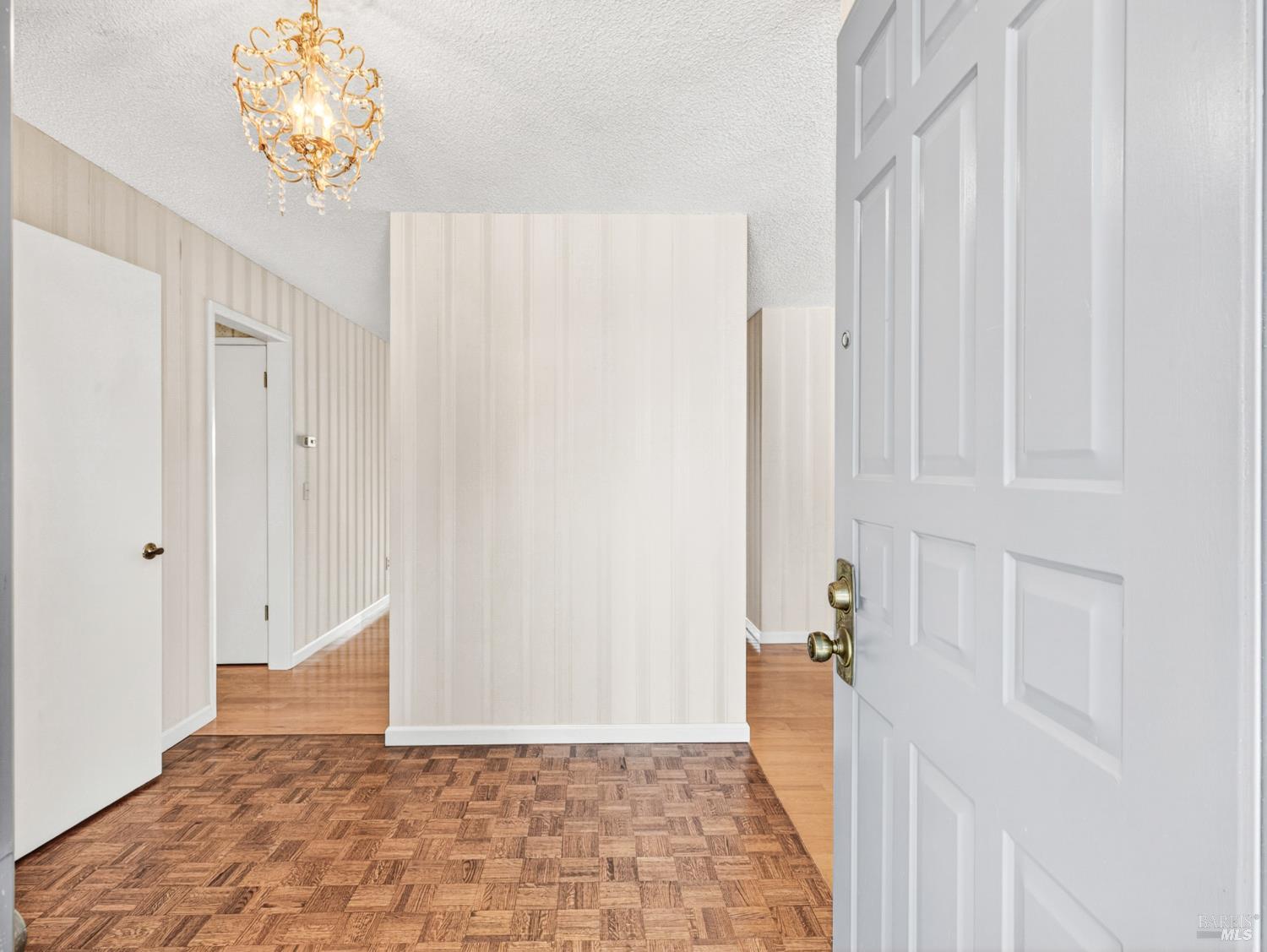 8817 Hood Mountain Circle