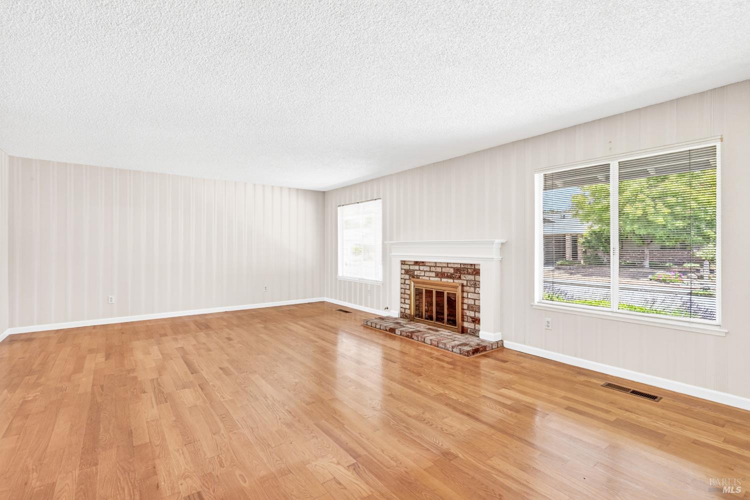 8817 Hood Mountain Circle