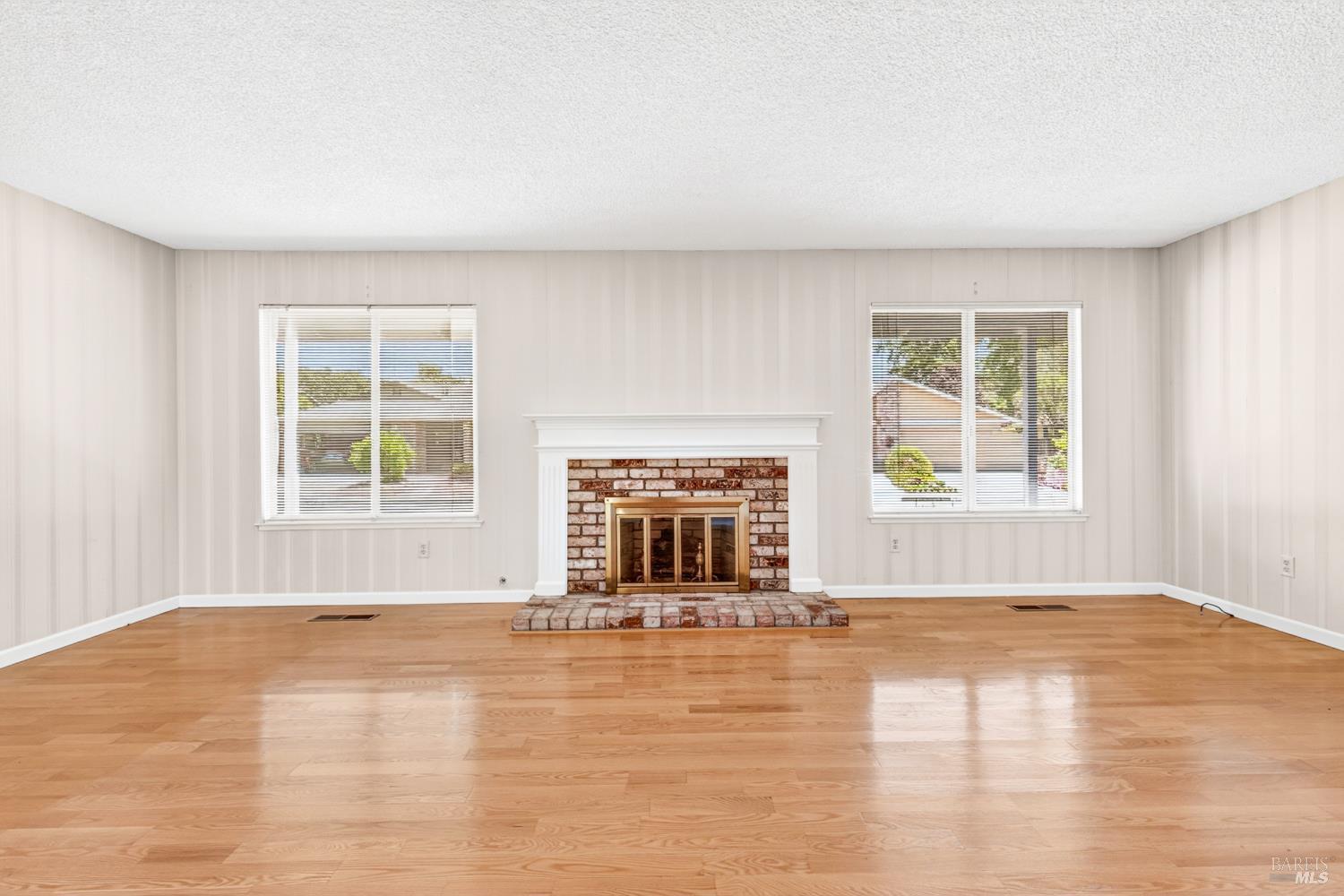 8817 Hood Mountain Circle