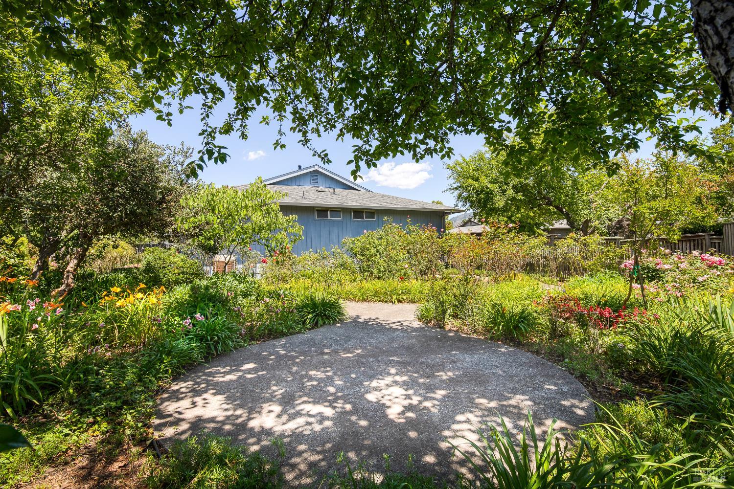 8817 Hood Mountain Circle