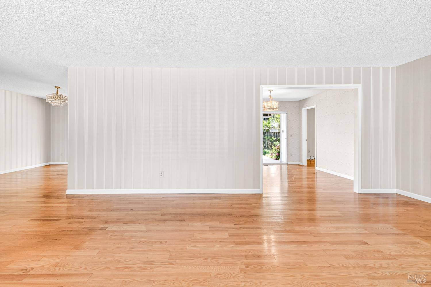 8817 Hood Mountain Circle