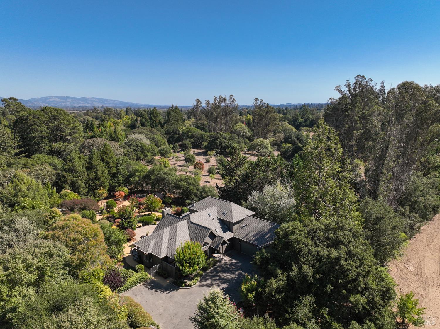 1497 Hurlbut Lane