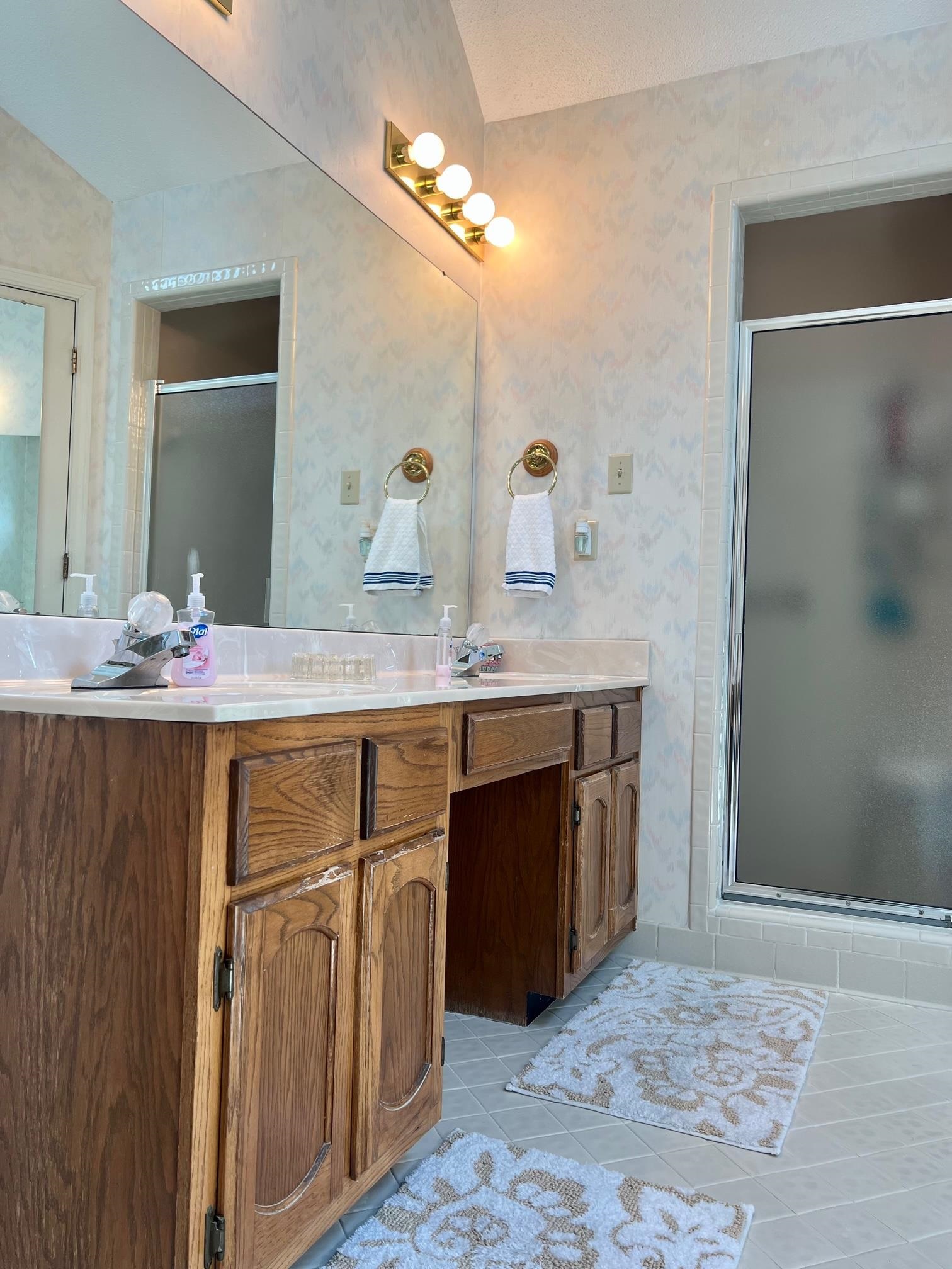 8385 WOOD SHADOWS LN