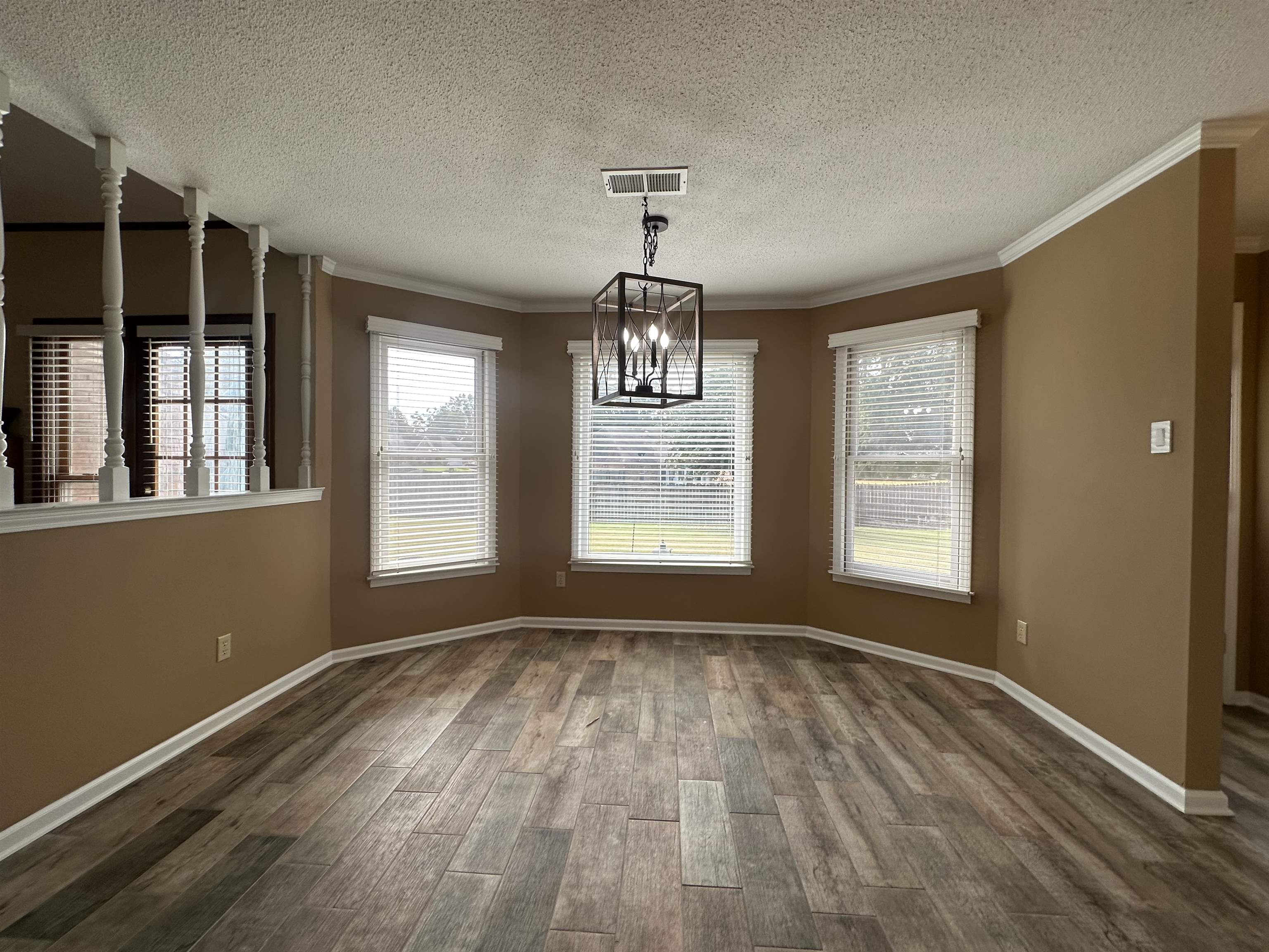 8385 WOOD SHADOWS LN