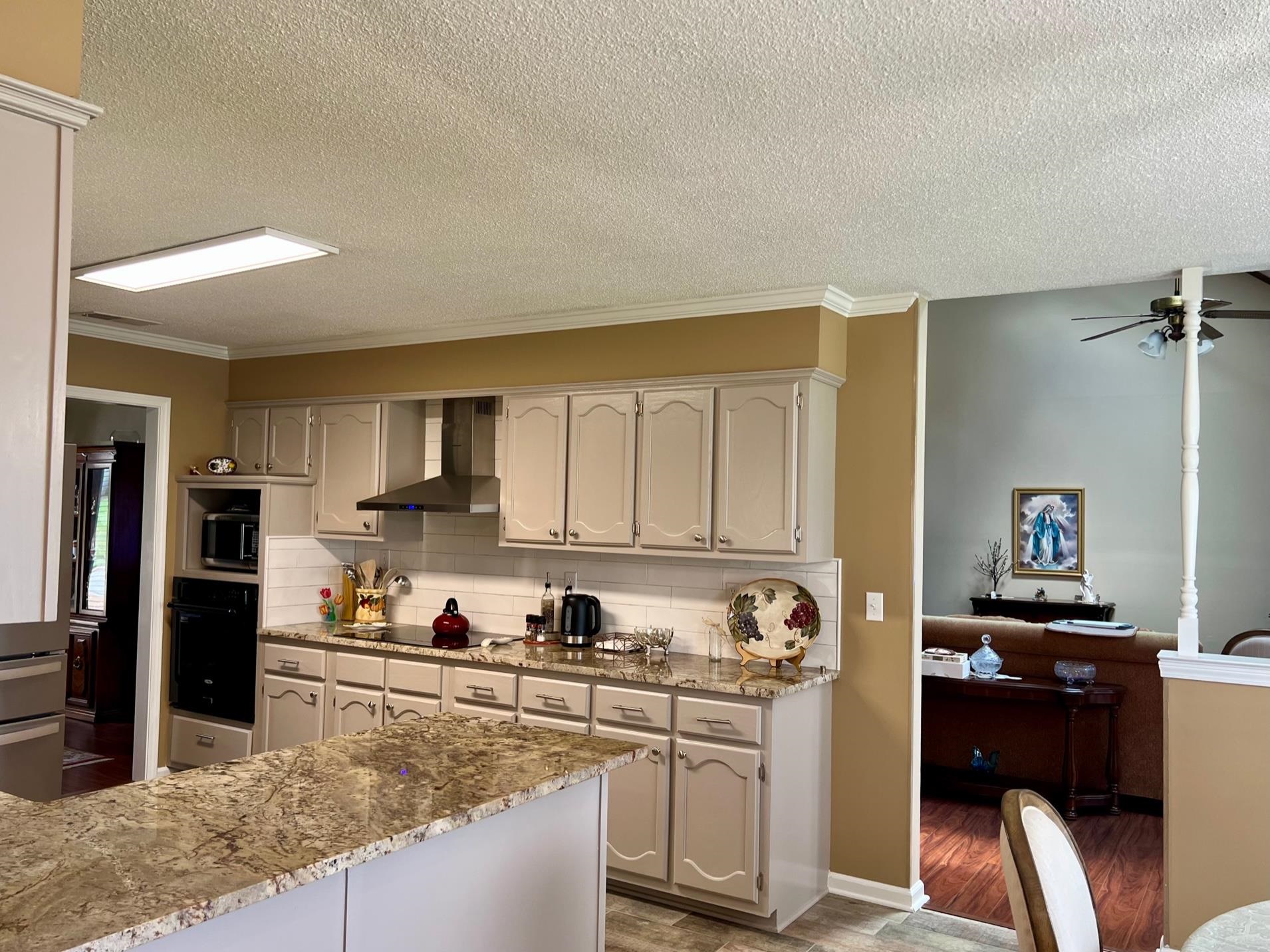 8385 WOOD SHADOWS LN