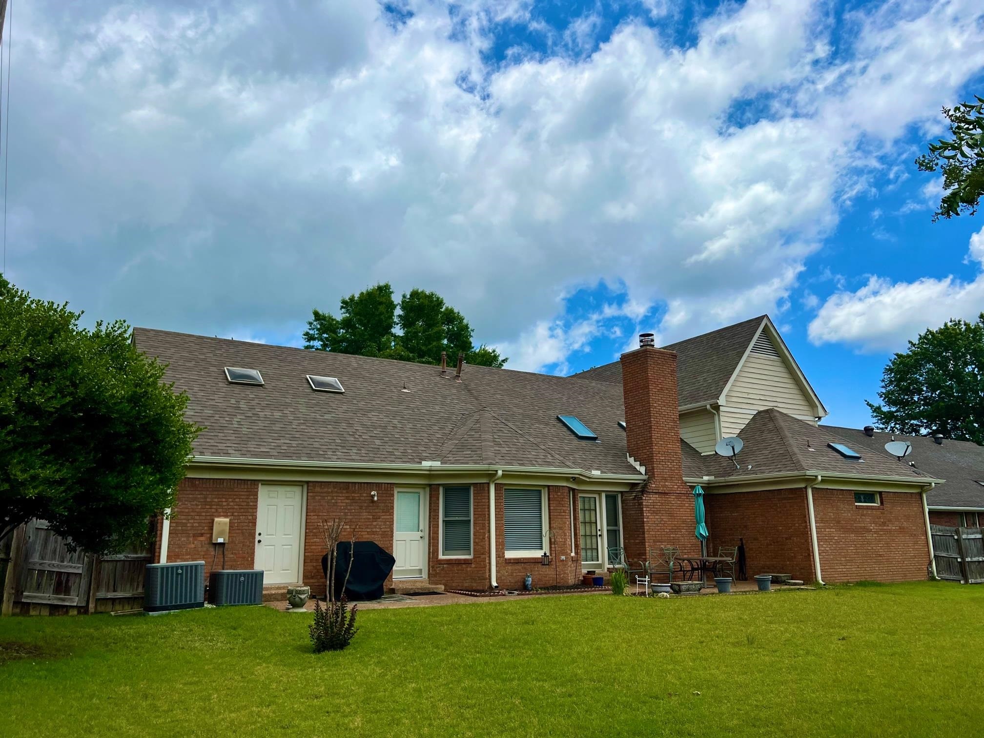 8385 WOOD SHADOWS LN