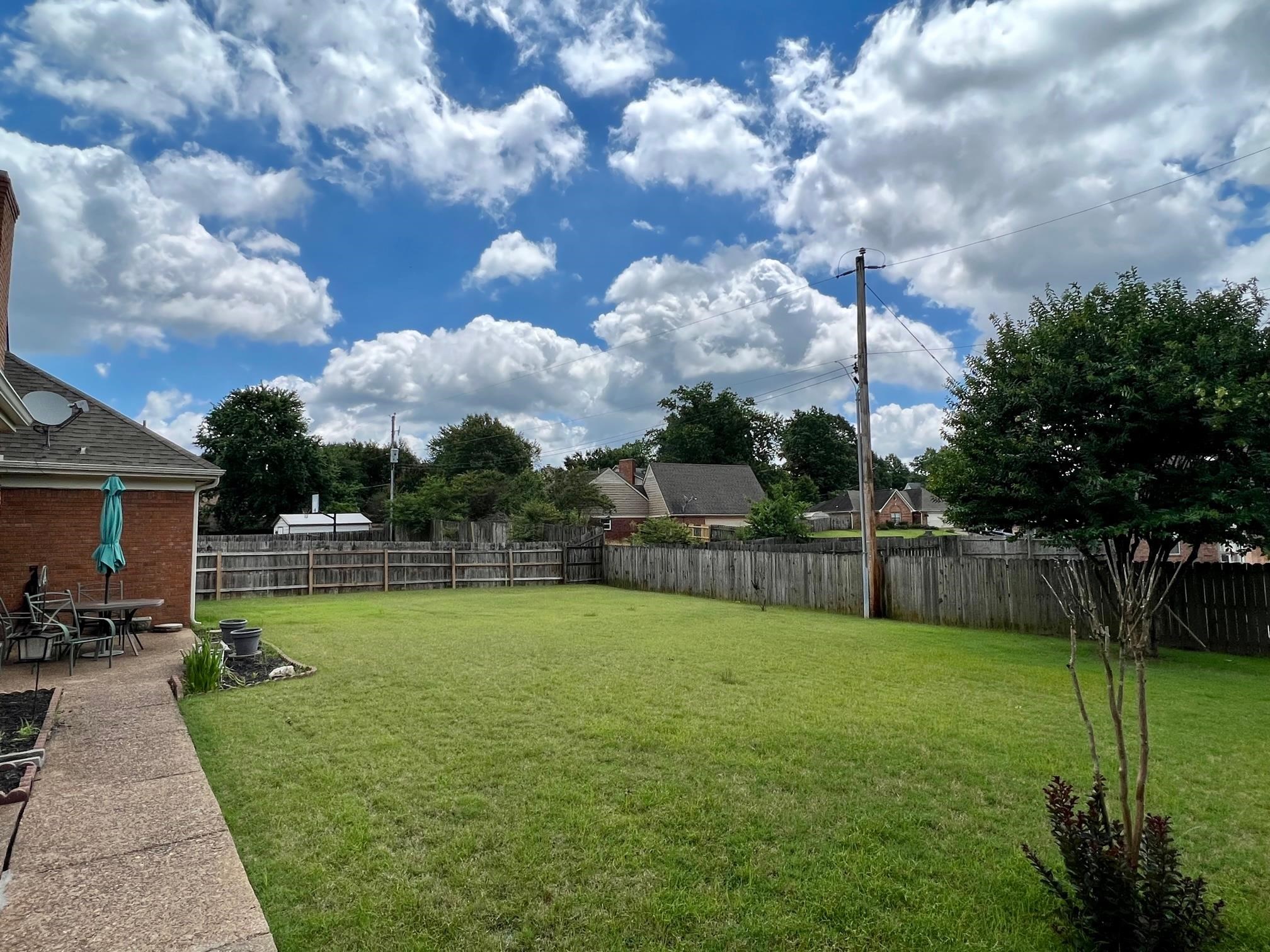 8385 WOOD SHADOWS LN