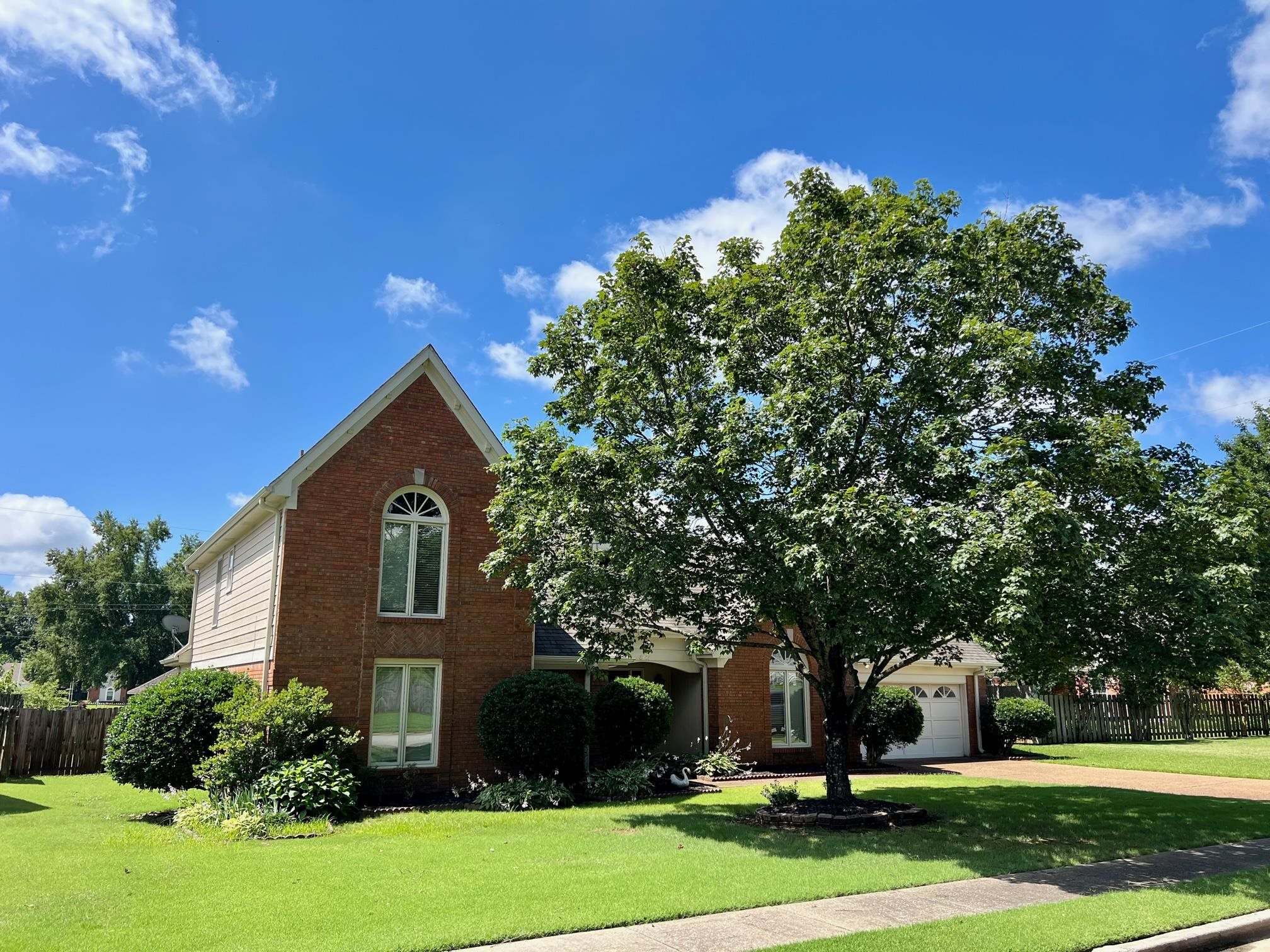 8385 WOOD SHADOWS LN