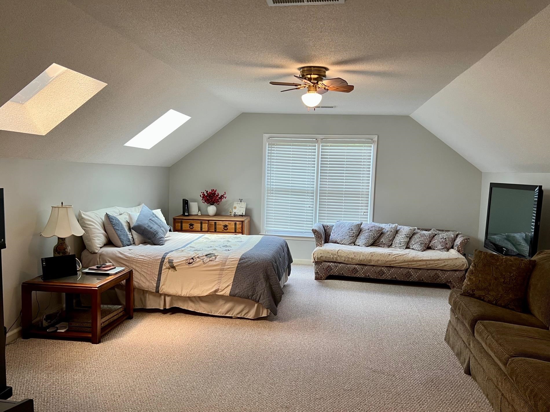 8385 WOOD SHADOWS LN