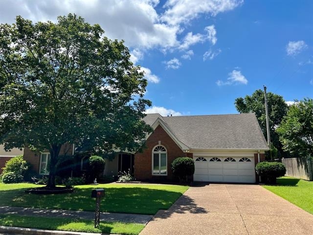 8385 WOOD SHADOWS LN