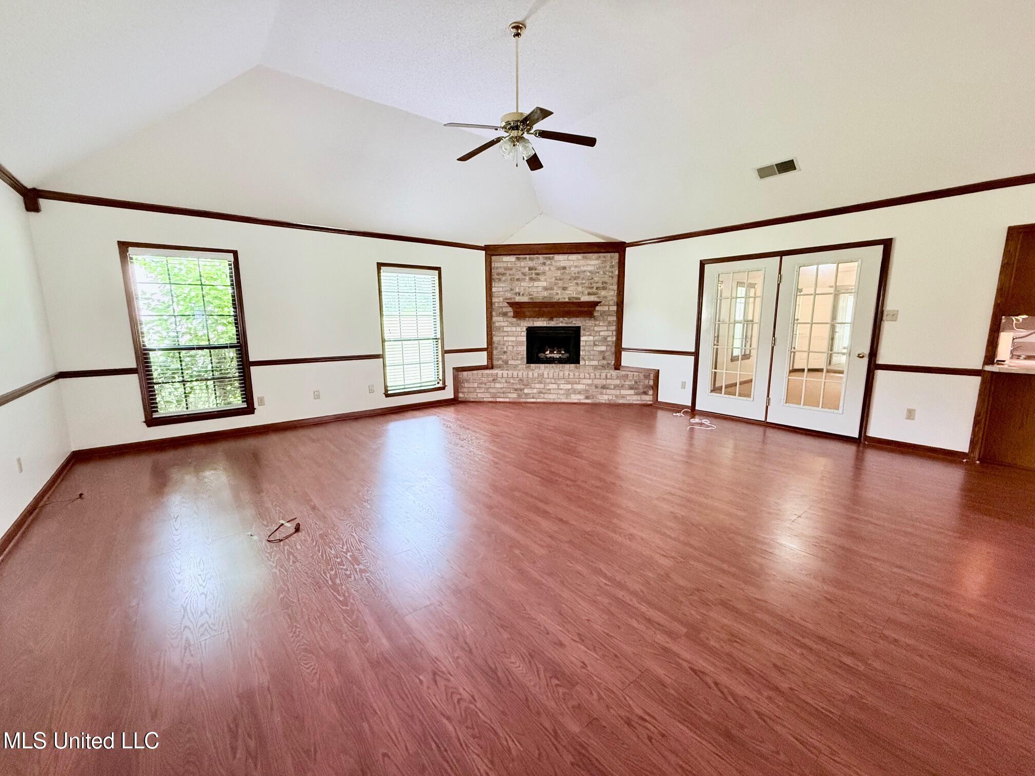 155 W Foxwood Circle Cir